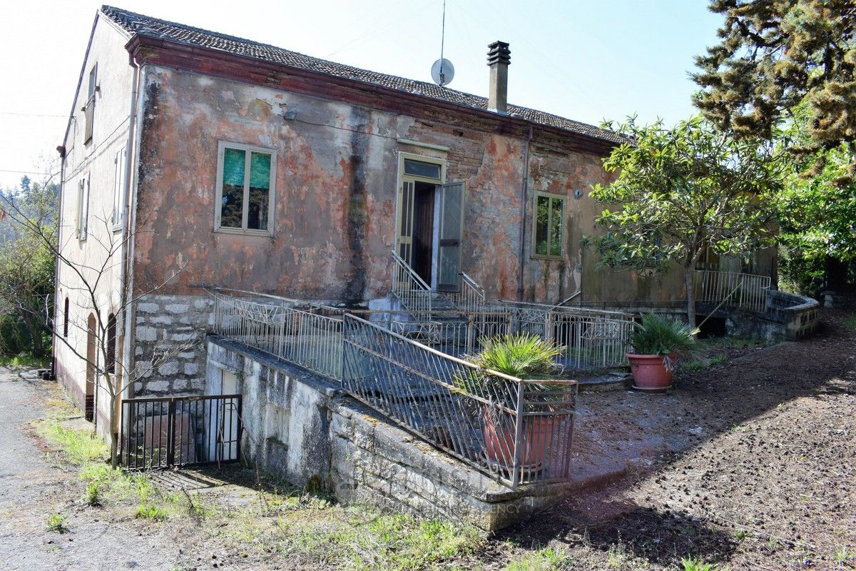 Foto 33 di 34 - Villa in vendita a Campobasso