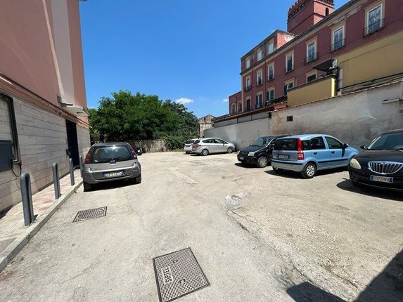 Foto 2 di 14 - Garage in vendita a Napoli