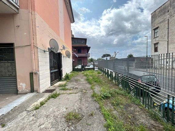 Foto 4 di 14 - Garage in vendita a Napoli