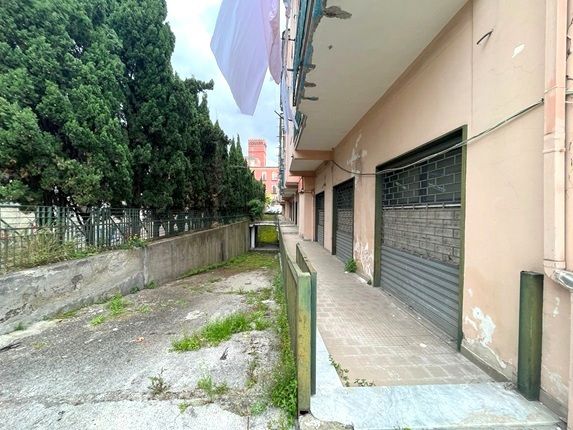 Foto 6 di 14 - Garage in vendita a Napoli