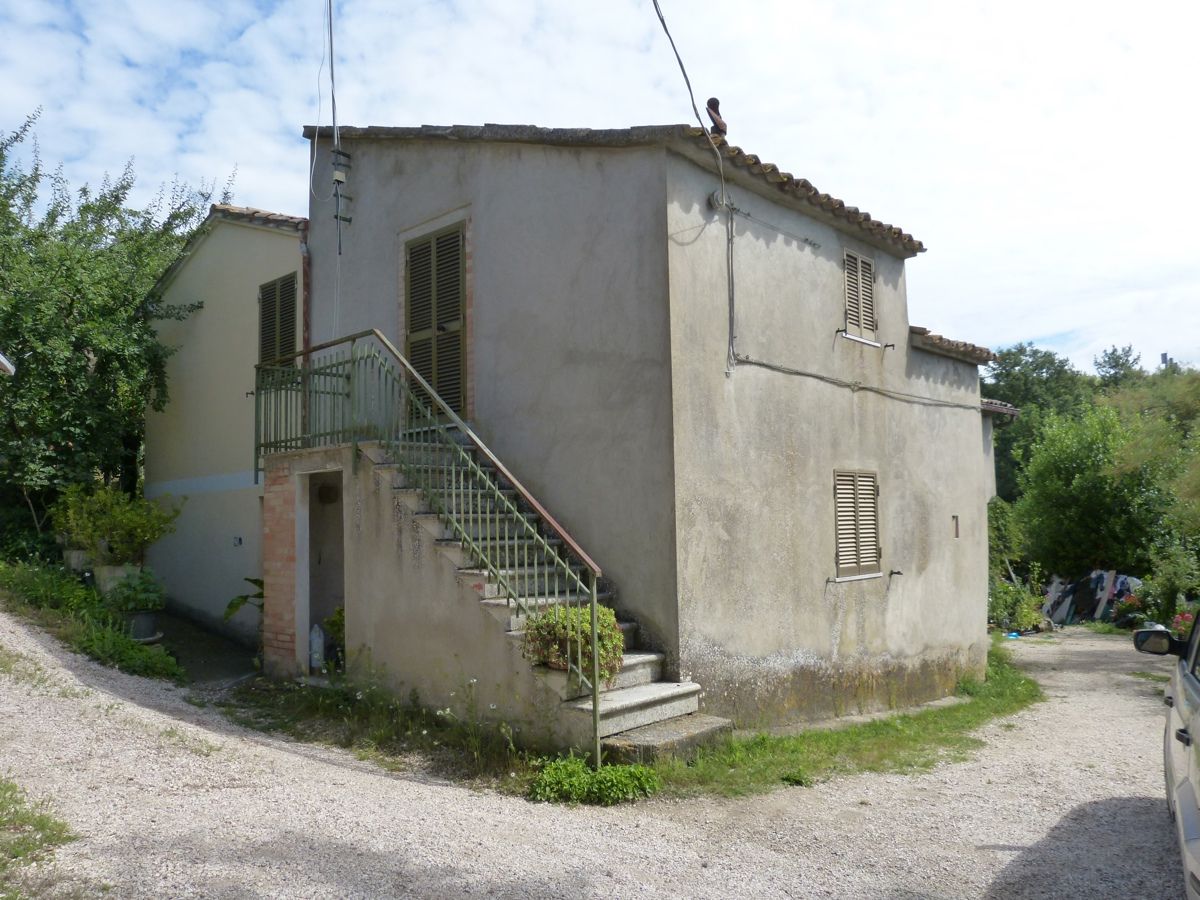 Foto 2 di 8 - Casa indipendente in vendita a Todi