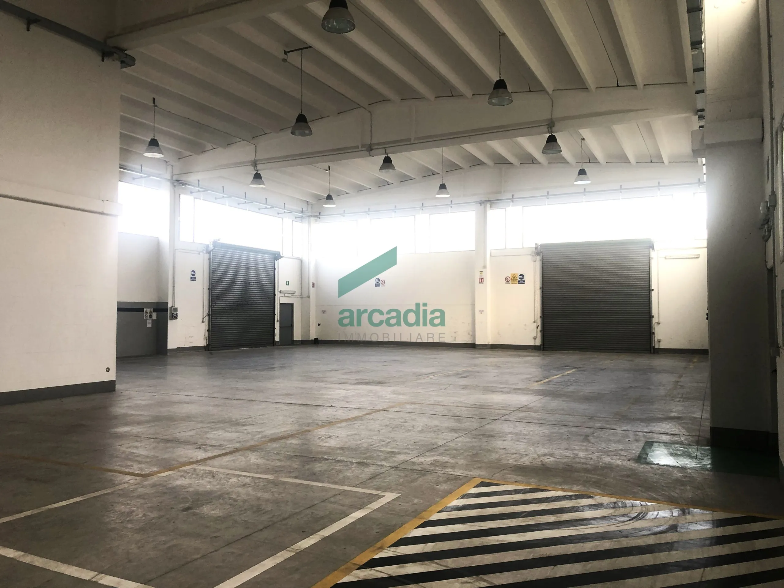 Foto 1 di 48 - Attività commerciale in vendita a Modugno