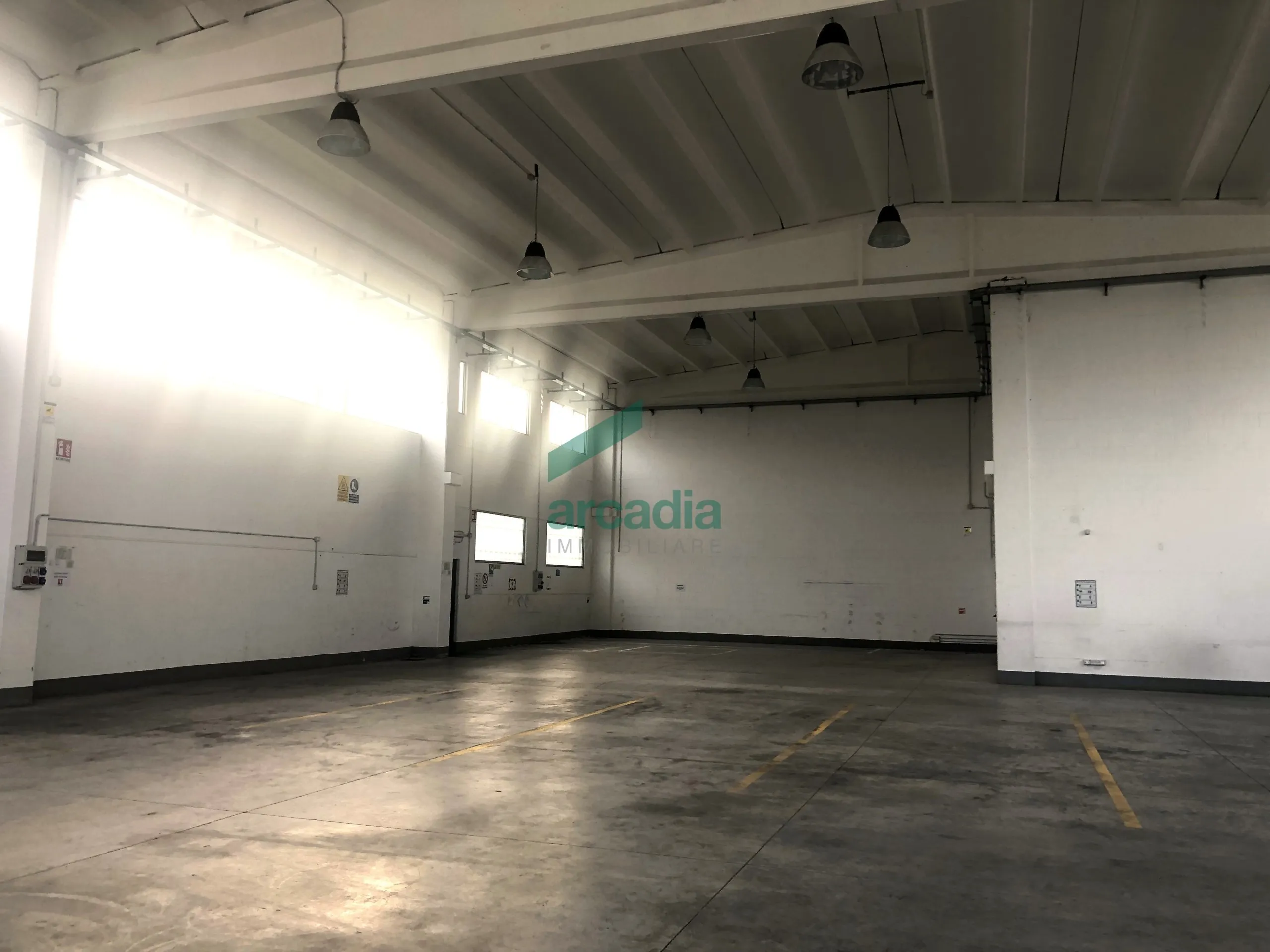 Foto 4 di 48 - Attività commerciale in vendita a Modugno