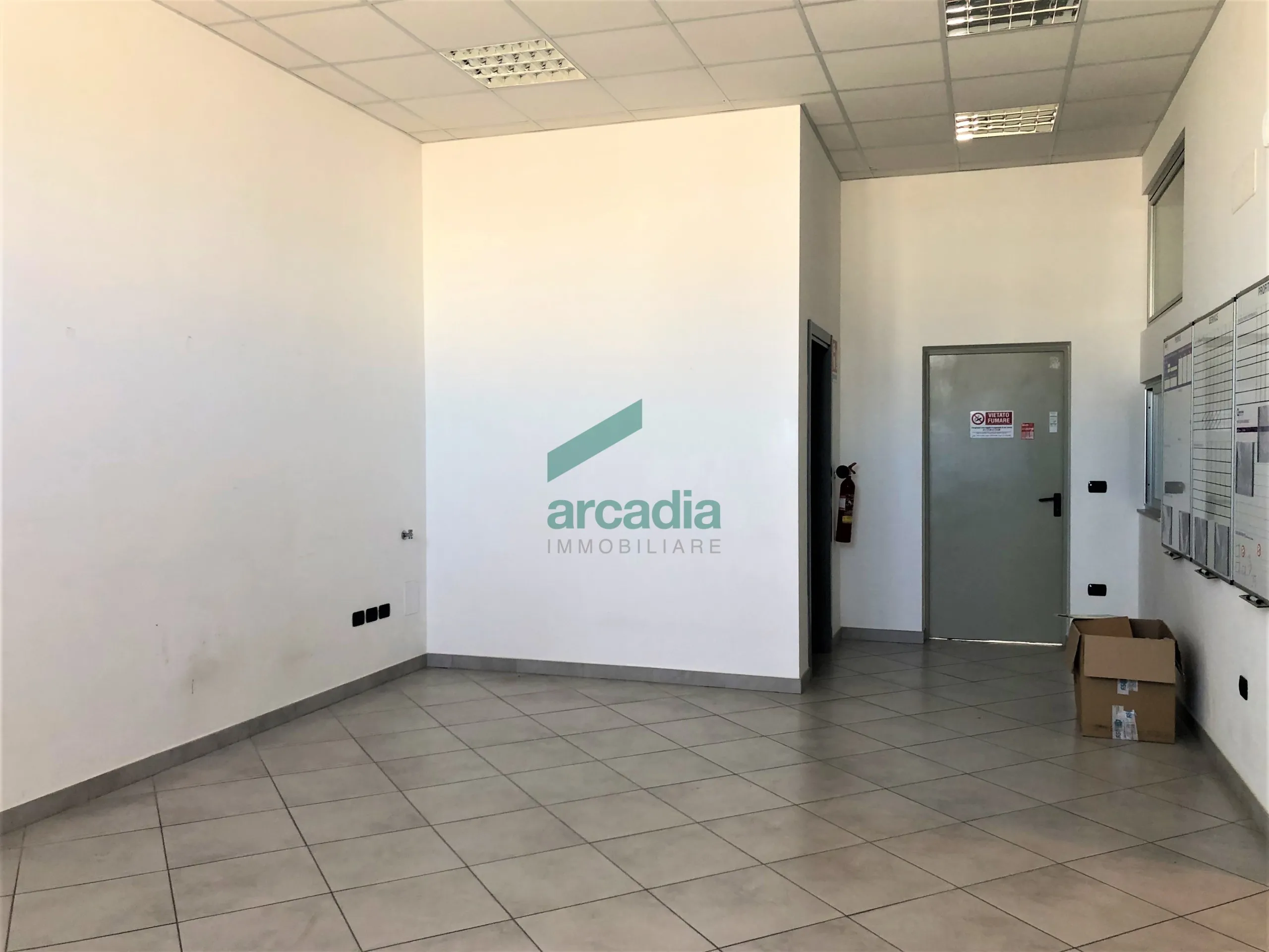 Foto 15 di 48 - Attività commerciale in vendita a Modugno