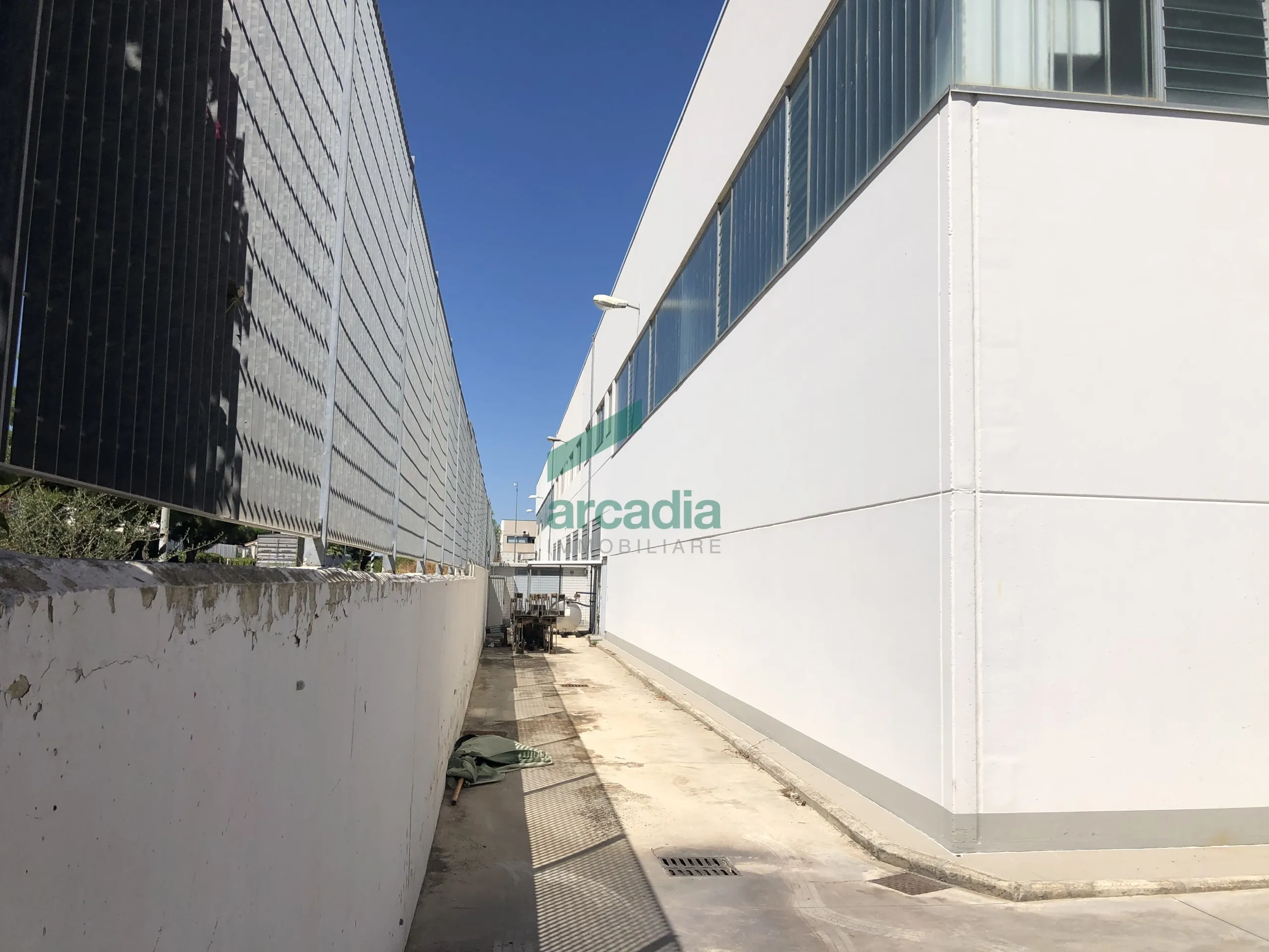 Foto 47 di 48 - Attività commerciale in vendita a Modugno