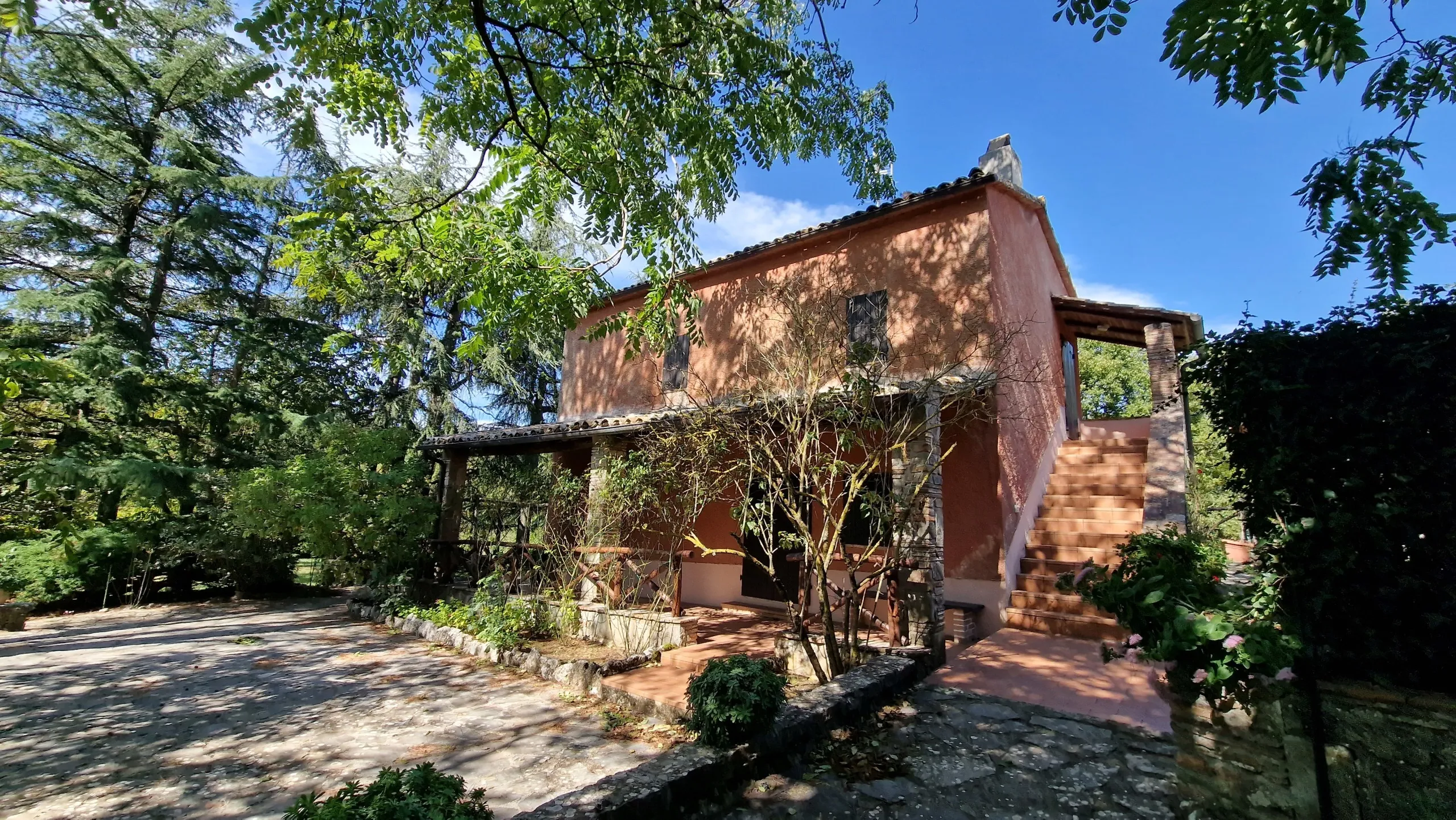 Casa indipendente in vendita a Guardea