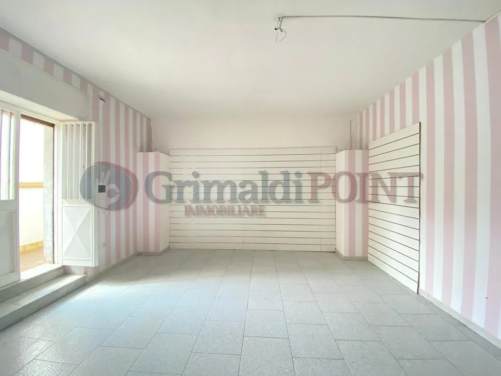 Foto 7 di 9 - Attività commerciale in affitto a Giugliano in Campania