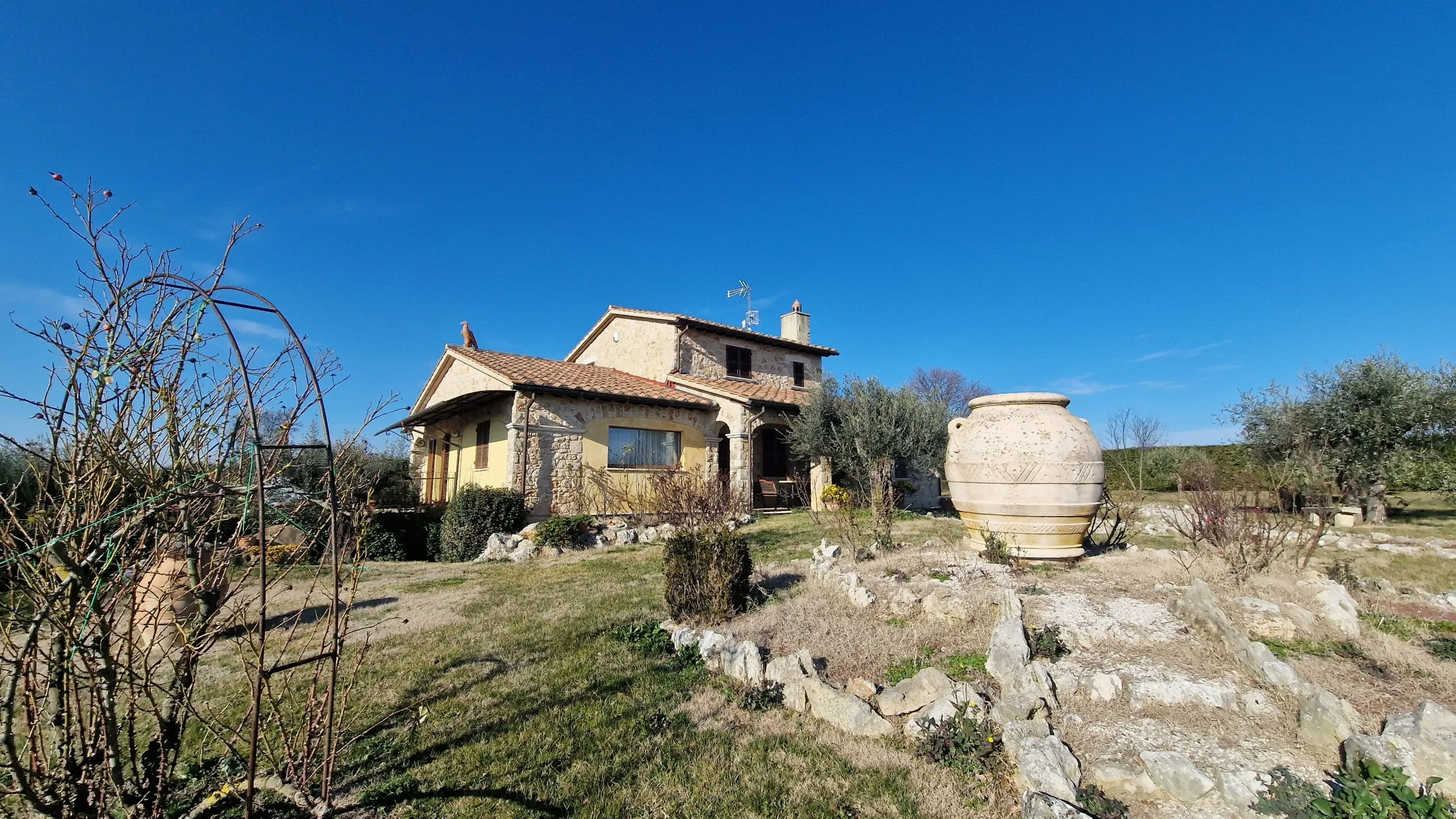Foto 2 di 22 - Casa indipendente in vendita a Montecastrilli