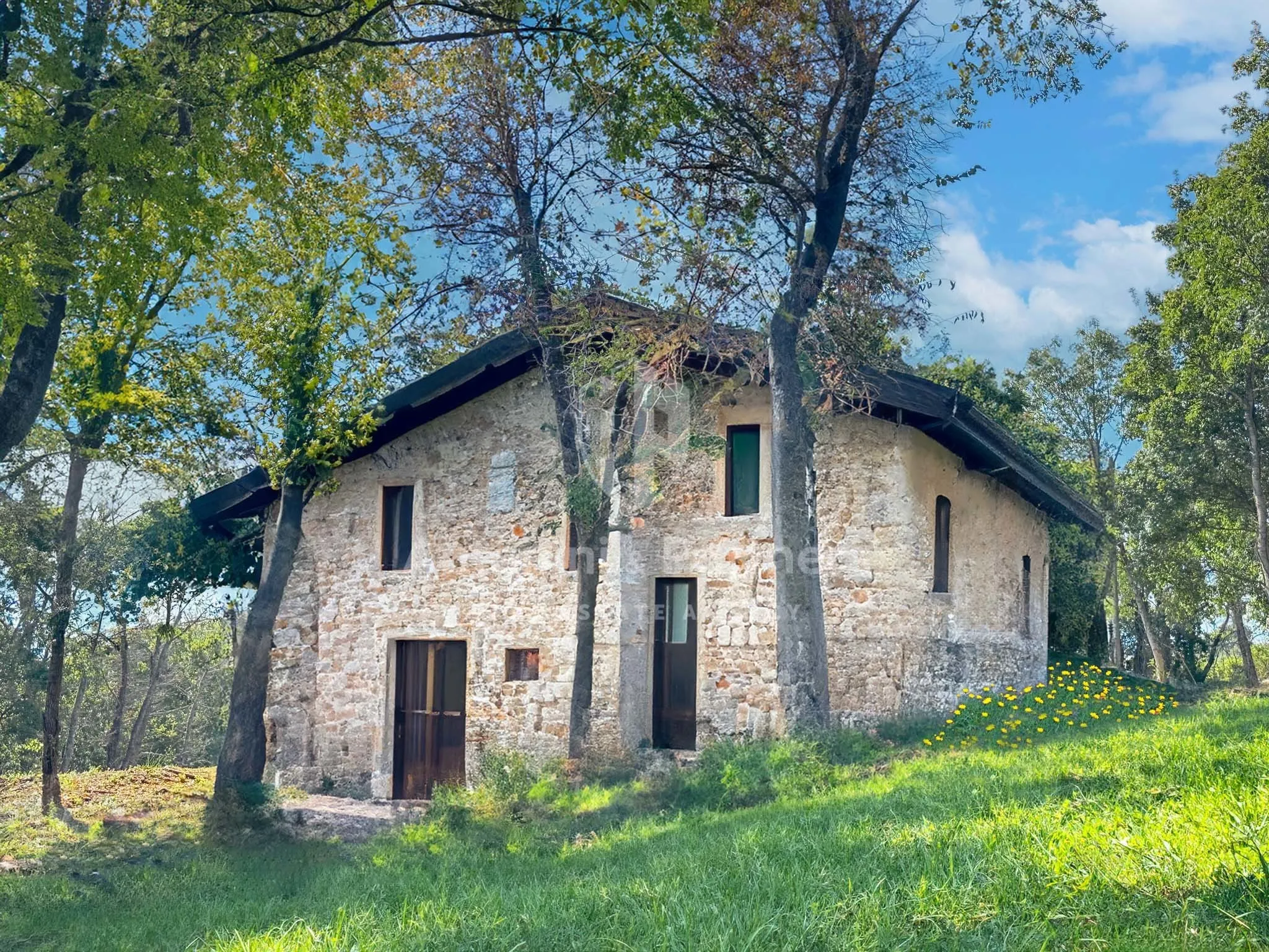 Foto 1 di 17 - Casa indipendente in vendita a Baschi