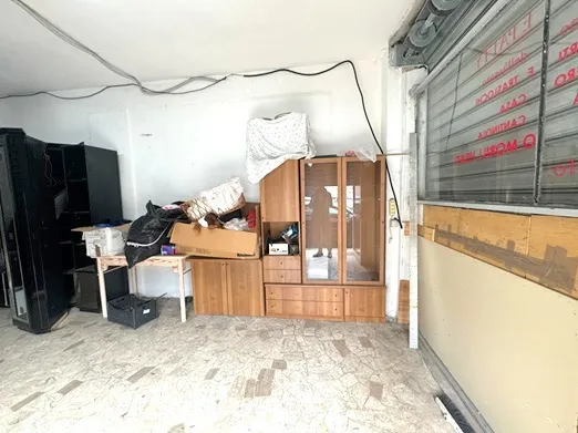 Foto 5 di 6 - Negozio in vendita a Napoli