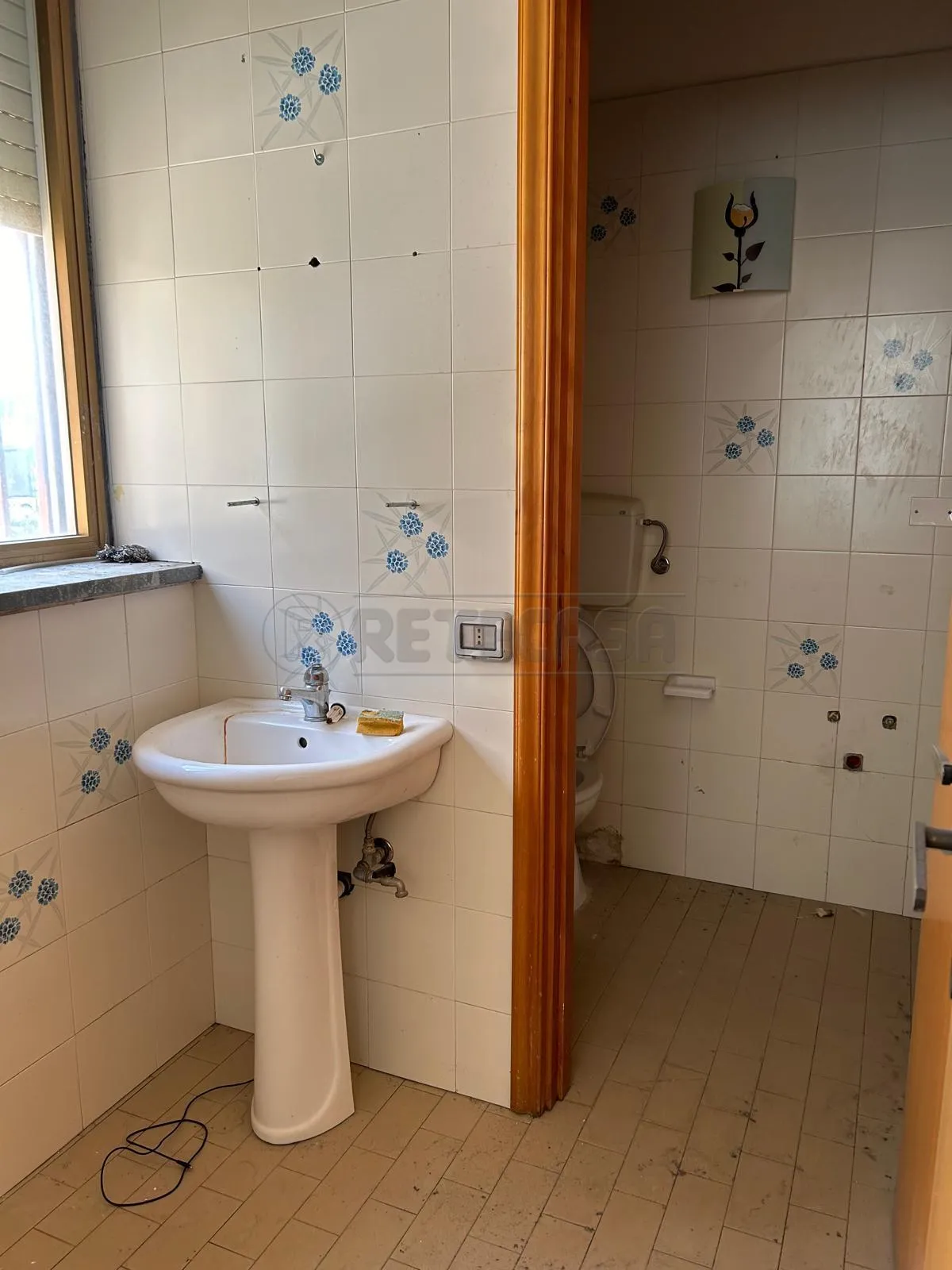 Foto 4 di 5 - Attività commerciale in affitto a Caltanissetta