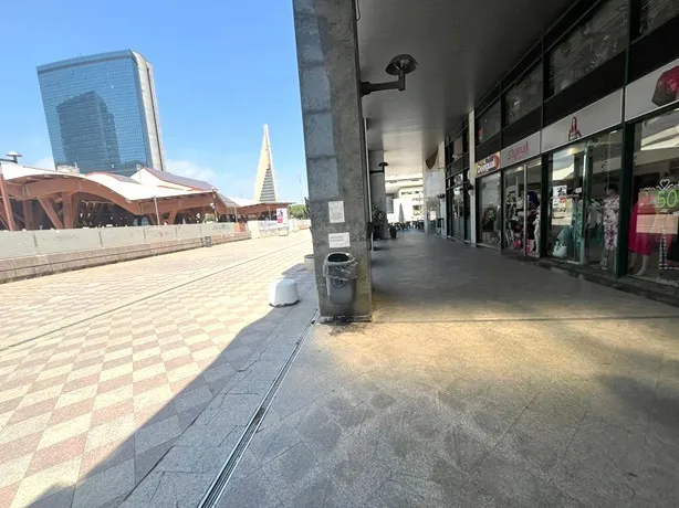 Foto 3 di 12 - Negozio in affitto a Napoli