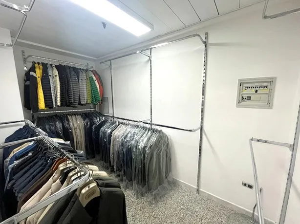 Foto 8 di 12 - Negozio in affitto a Napoli