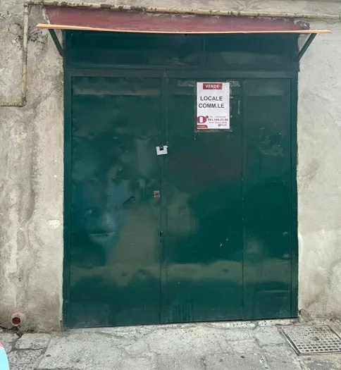Foto 3 di 10 - Negozio in vendita a Napoli