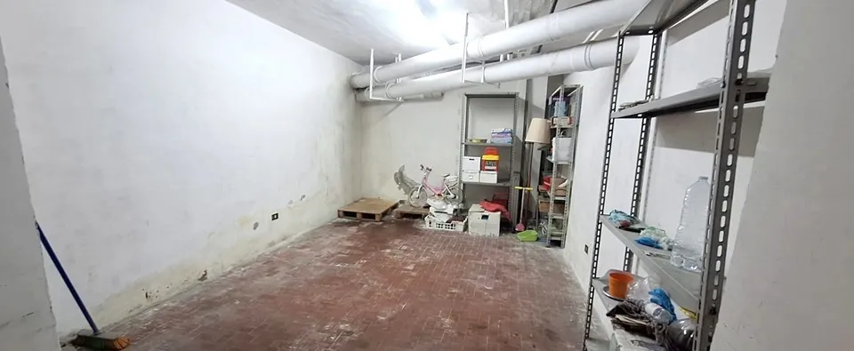 Foto 5 di 7 - Garage in affitto a Napoli