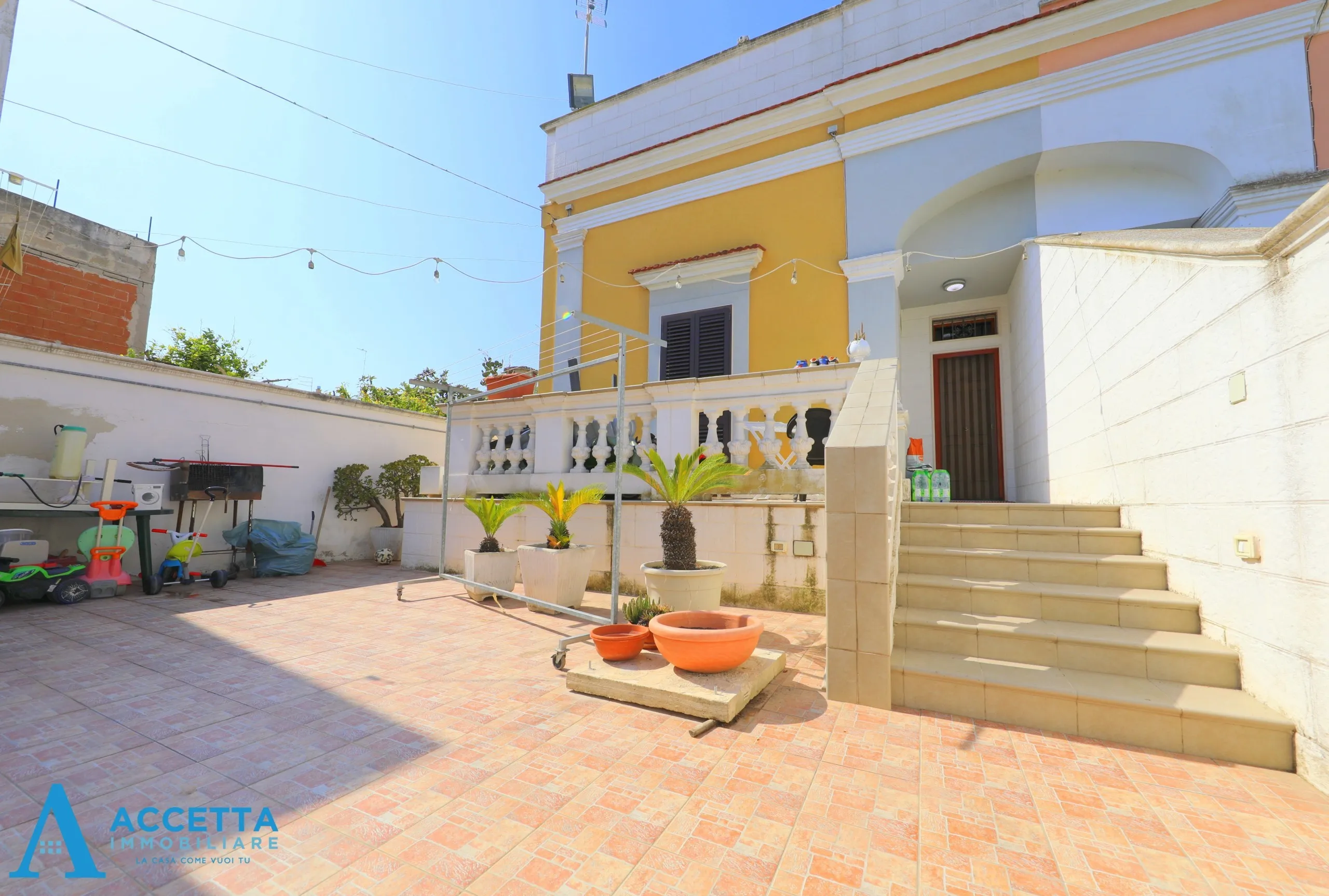 Foto 2 di 22 - Casa indipendente in vendita a Taranto