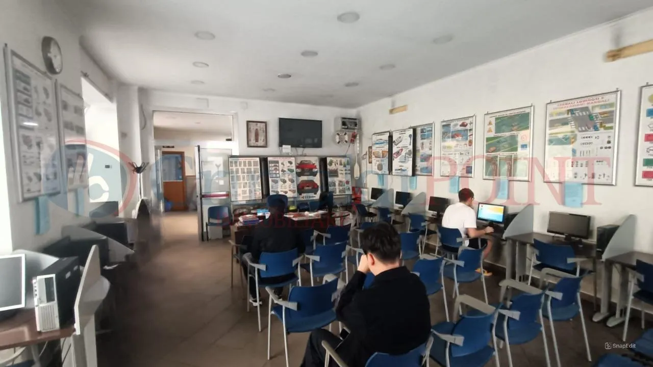 Foto 10 di 12 - Attività commerciale in vendita a Napoli