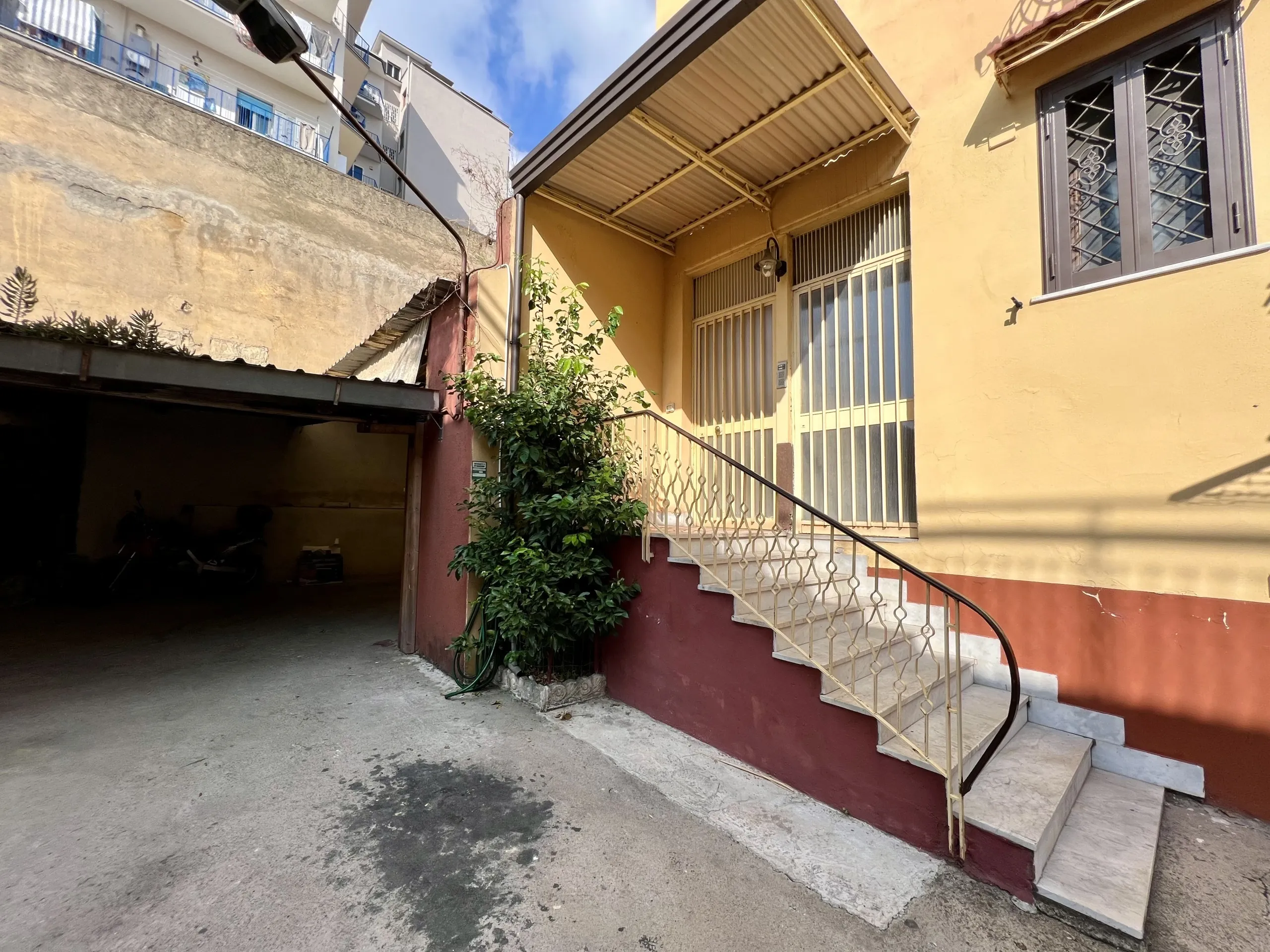 Foto 1 di 30 - Appartamento in vendita a Napoli