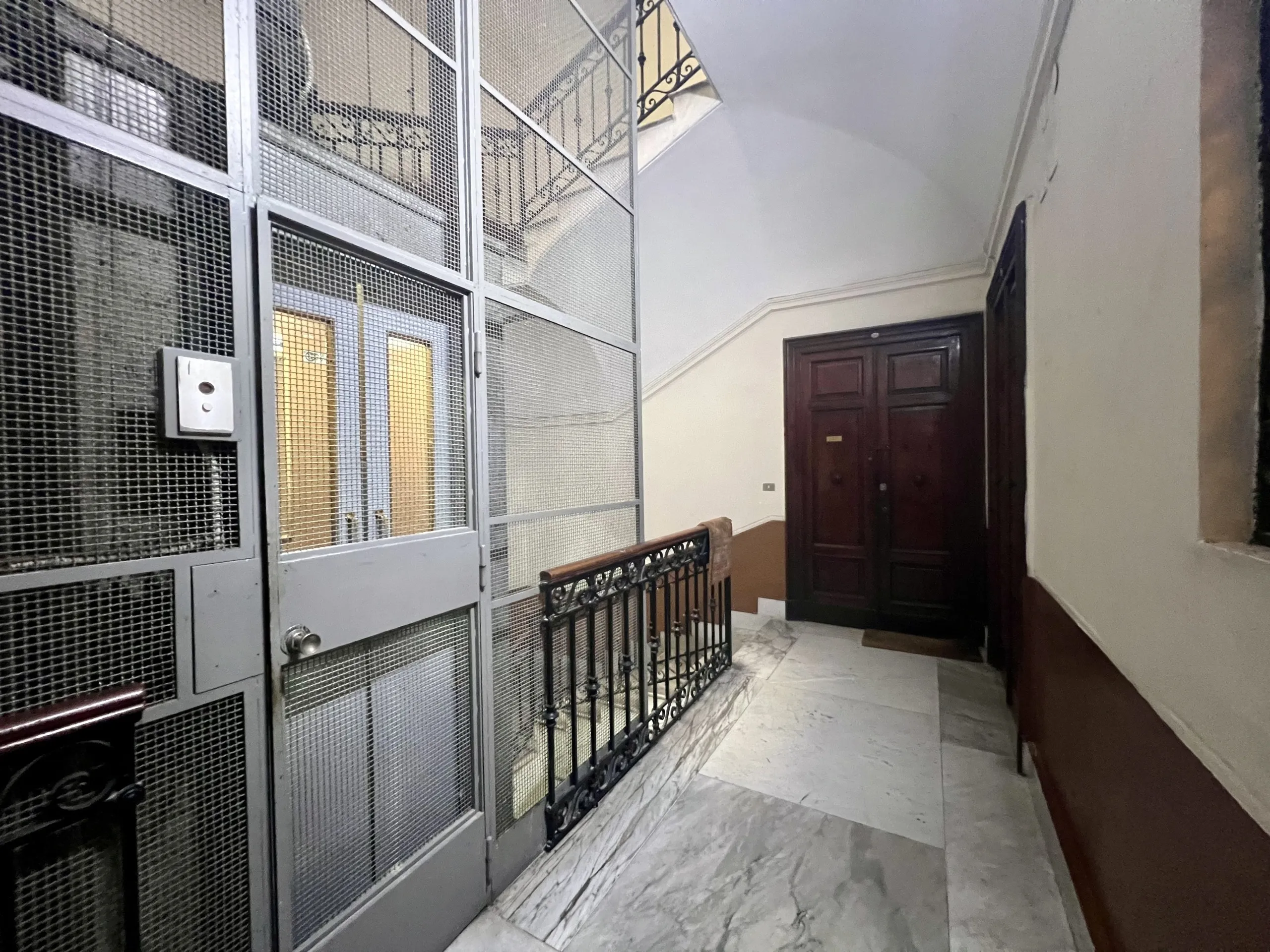 Foto 11 di 12 - Appartamento in vendita a Napoli