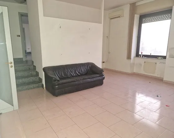 Foto 4 di 9 - Ufficio in affitto a Napoli