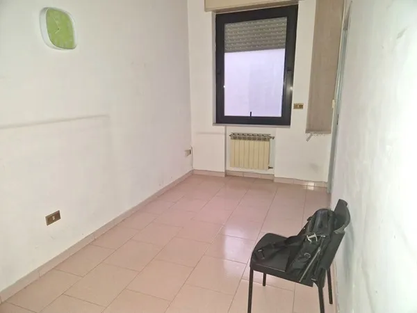 Foto 7 di 9 - Ufficio in affitto a Napoli