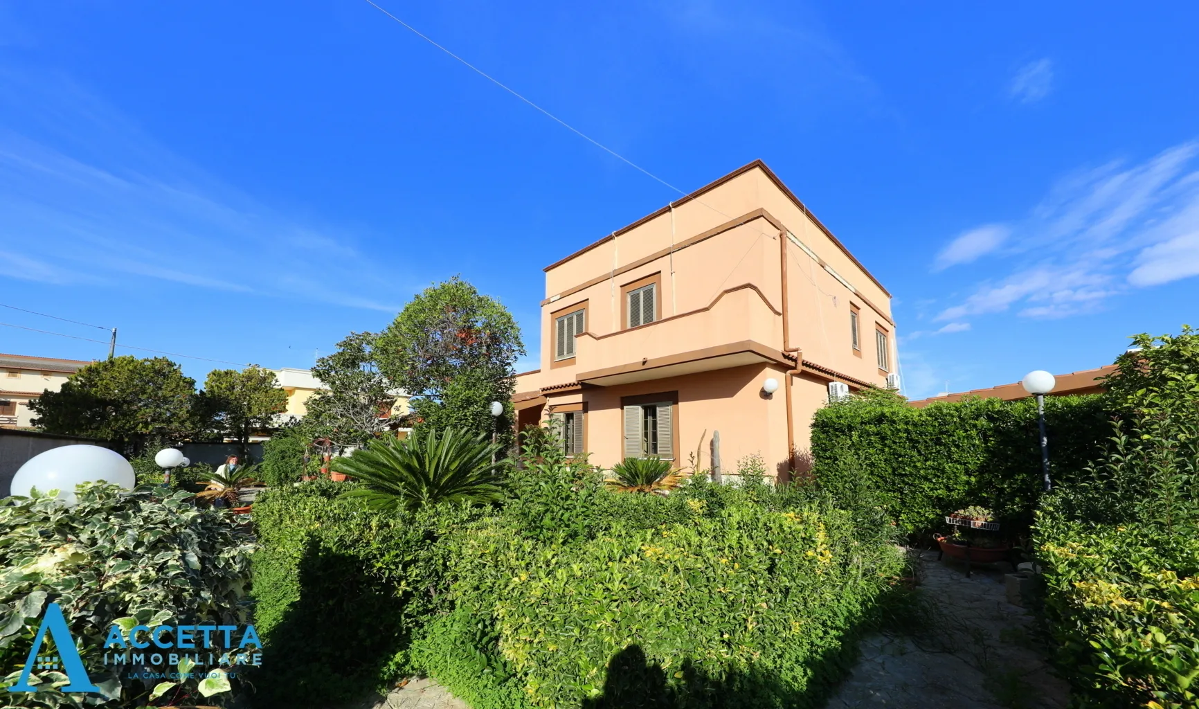 Foto 2 di 25 - Casa indipendente in vendita a Taranto