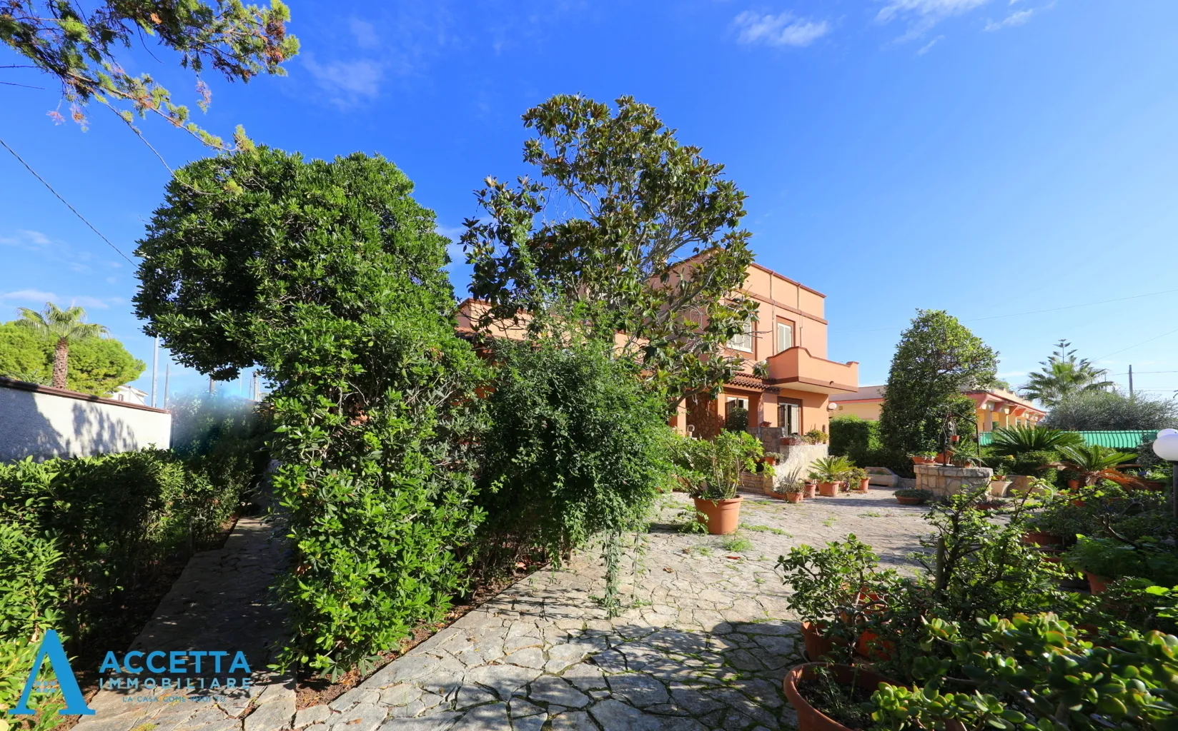 Foto 25 di 25 - Casa indipendente in vendita a Taranto