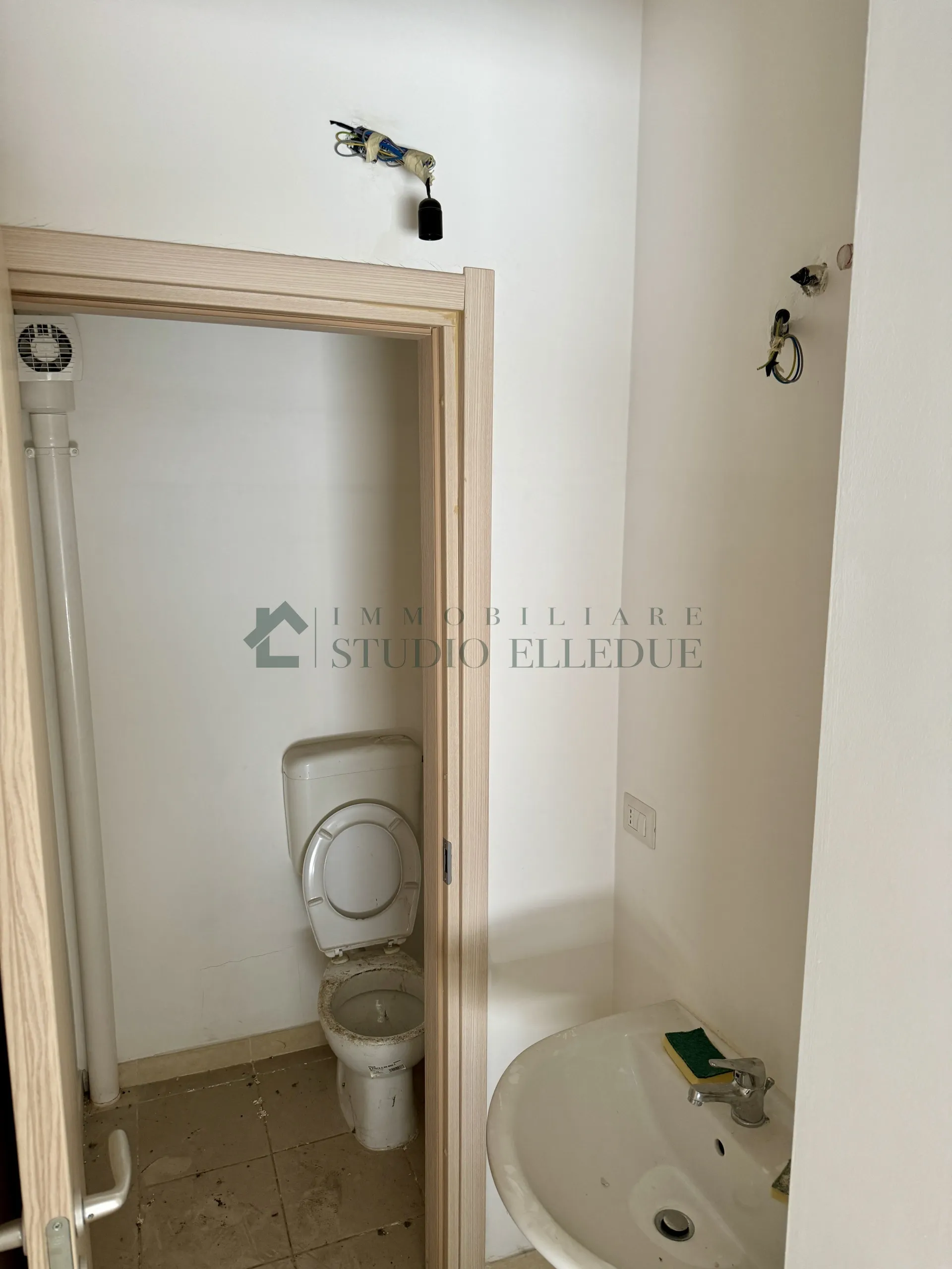 Foto 12 di 21 - Attività commerciale in affitto a Bari
