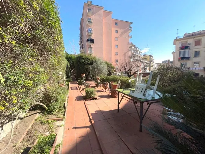Foto 6 di 28 - Appartamento in vendita a Napoli