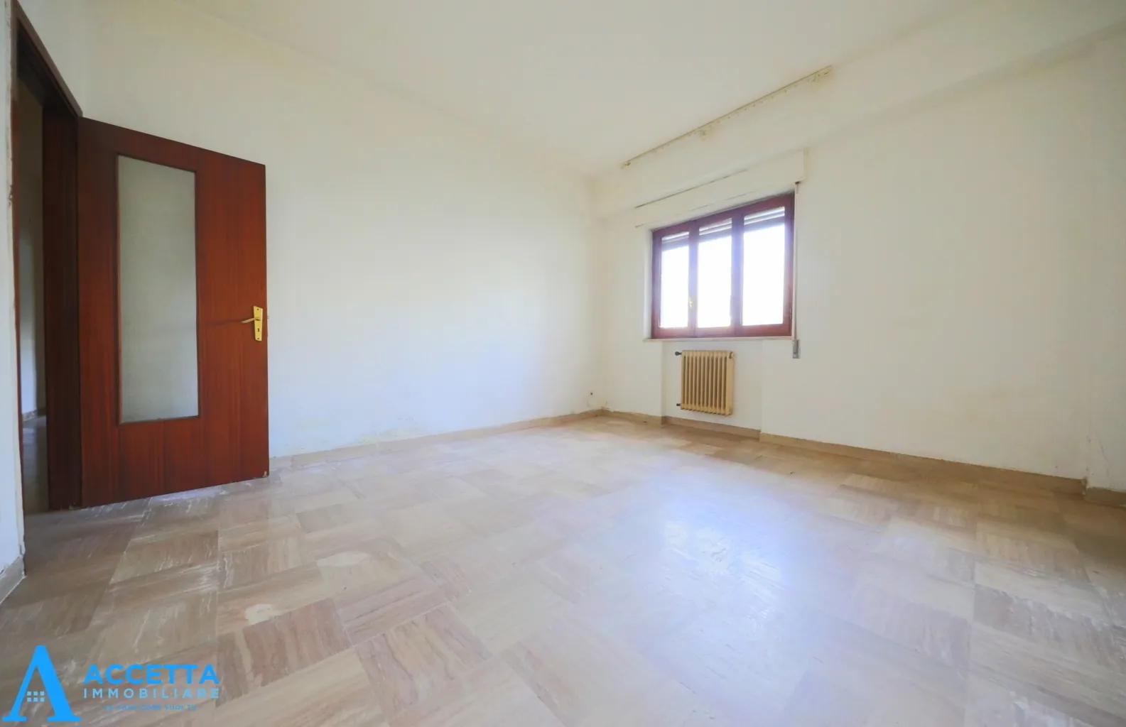 Foto 11 di 24 - Appartamento in vendita a Taranto