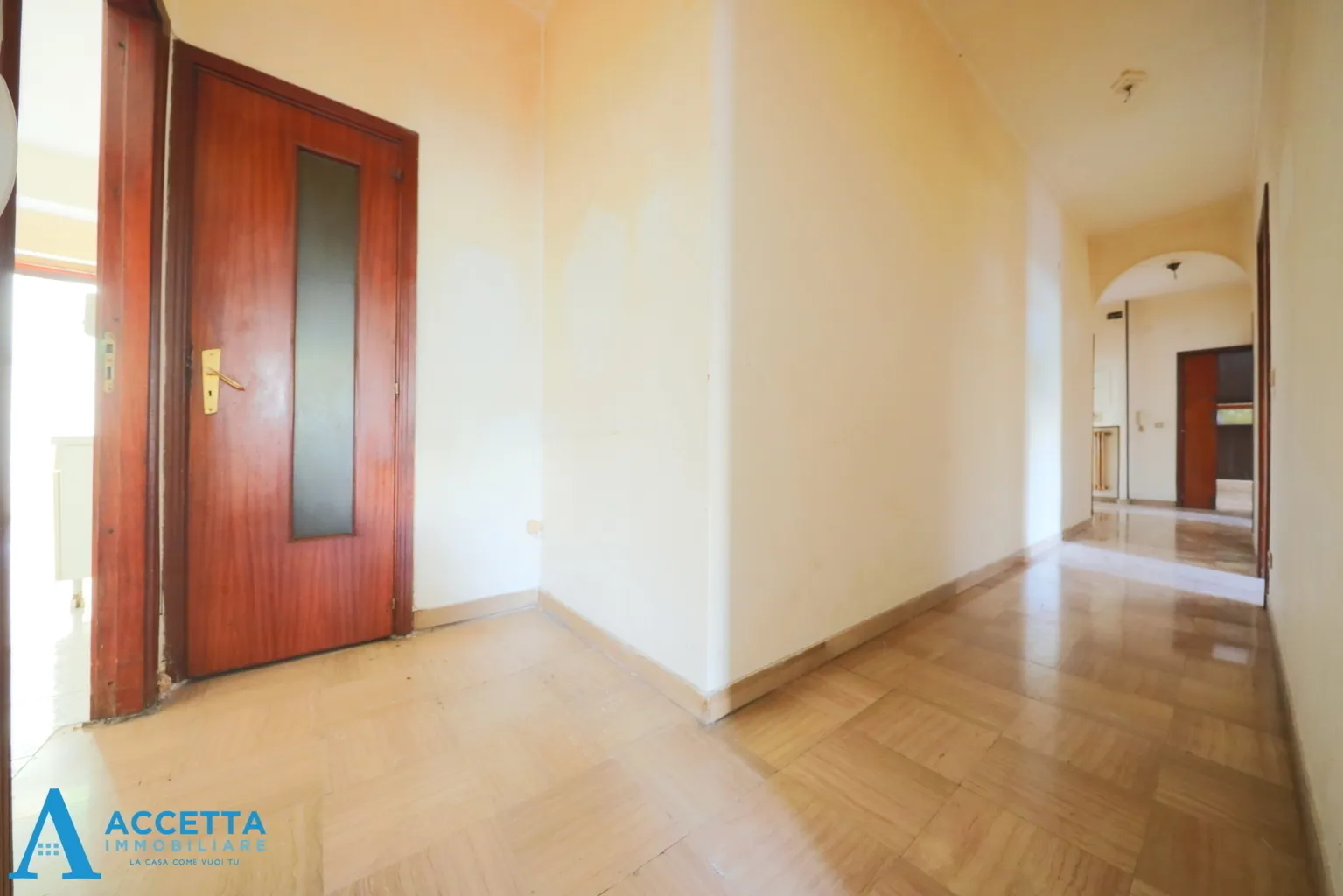 Foto 18 di 24 - Appartamento in vendita a Taranto