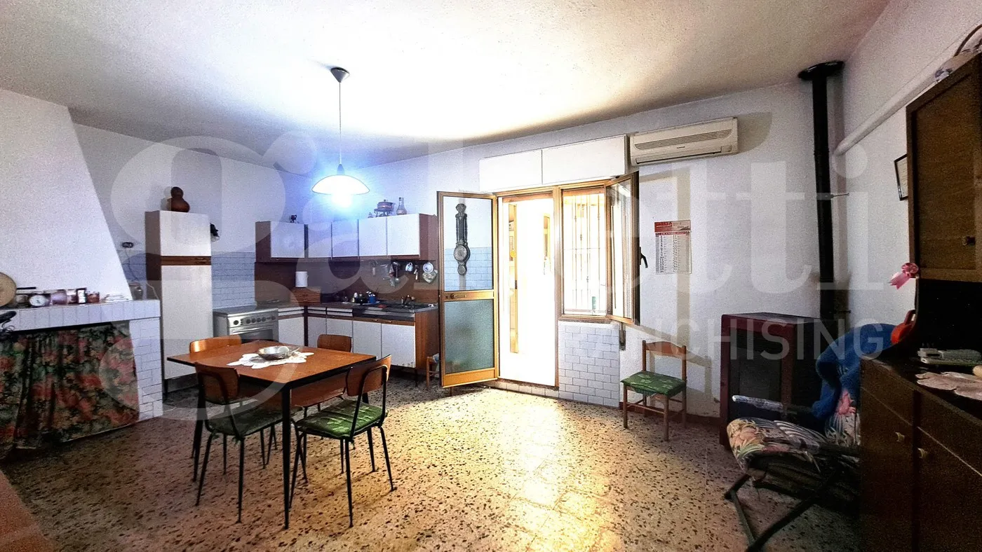 Foto 11 di 16 - Casa indipendente in vendita a Oristano