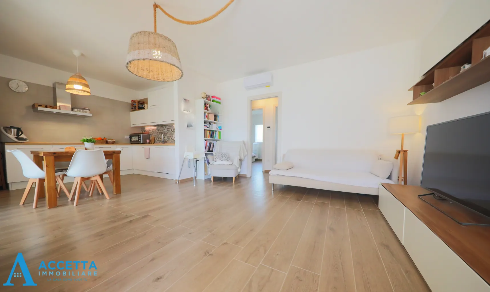 Foto 16 di 21 - Casa indipendente in vendita a Taranto