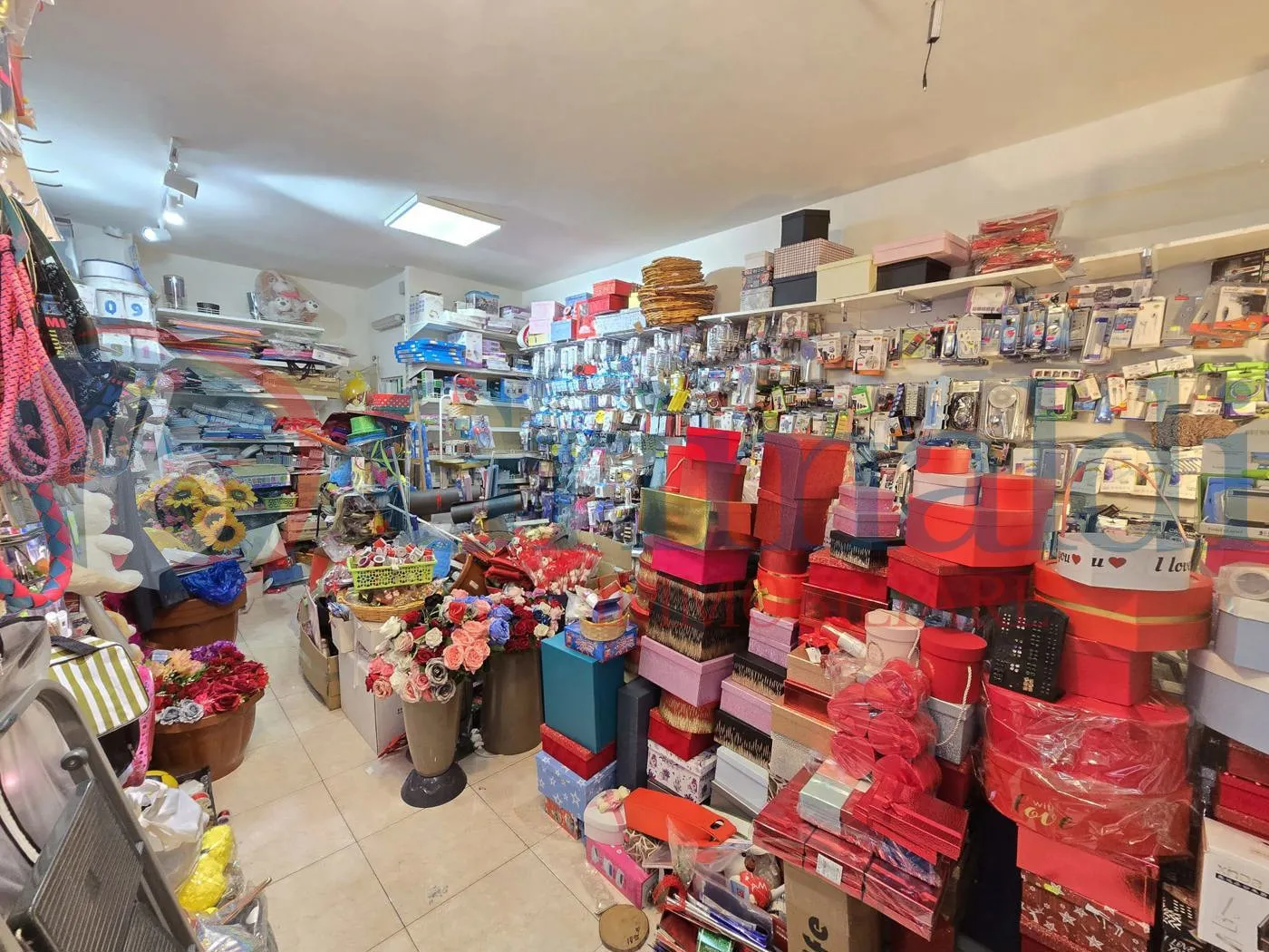 Foto 2 di 5 - Magazzino in affitto a Napoli