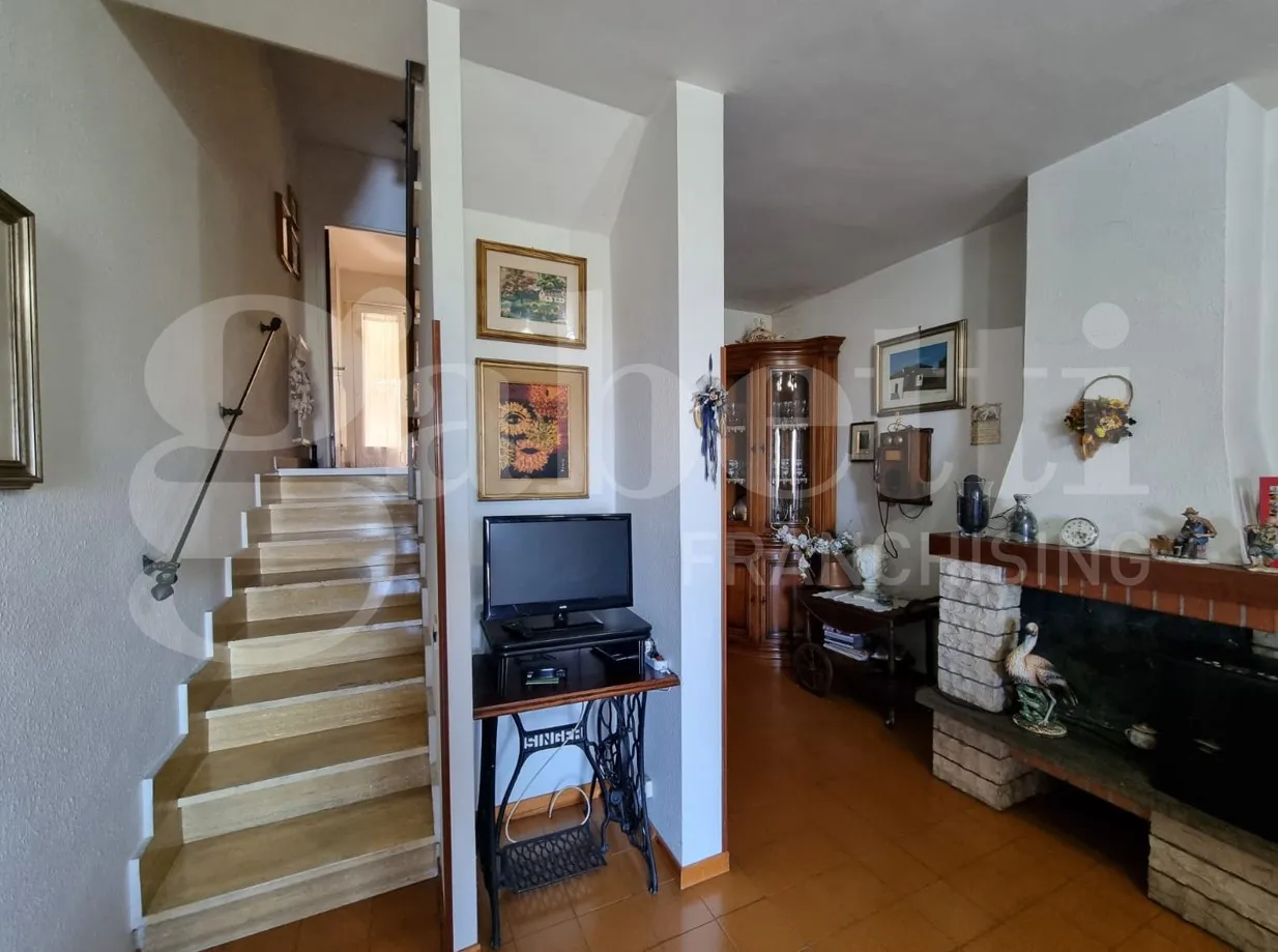 Foto 6 di 21 - Villa a schiera in vendita a Torrita Tiberina