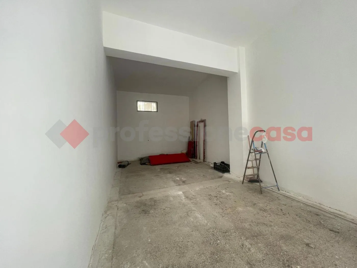 Foto 4 di 7 - Negozio in affitto a Tivoli