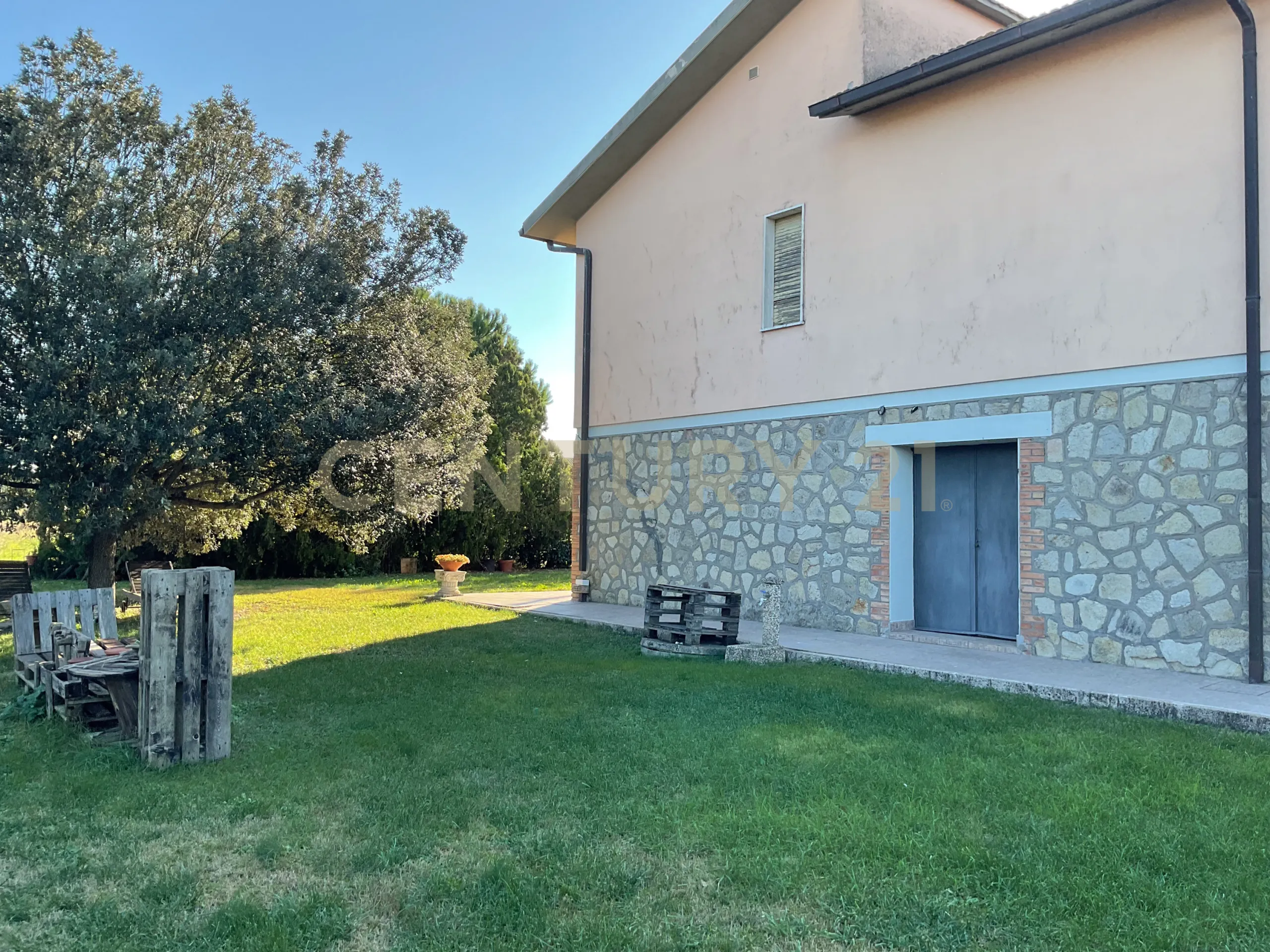 Foto 1 di 34 - Casa indipendente in vendita a Grosseto