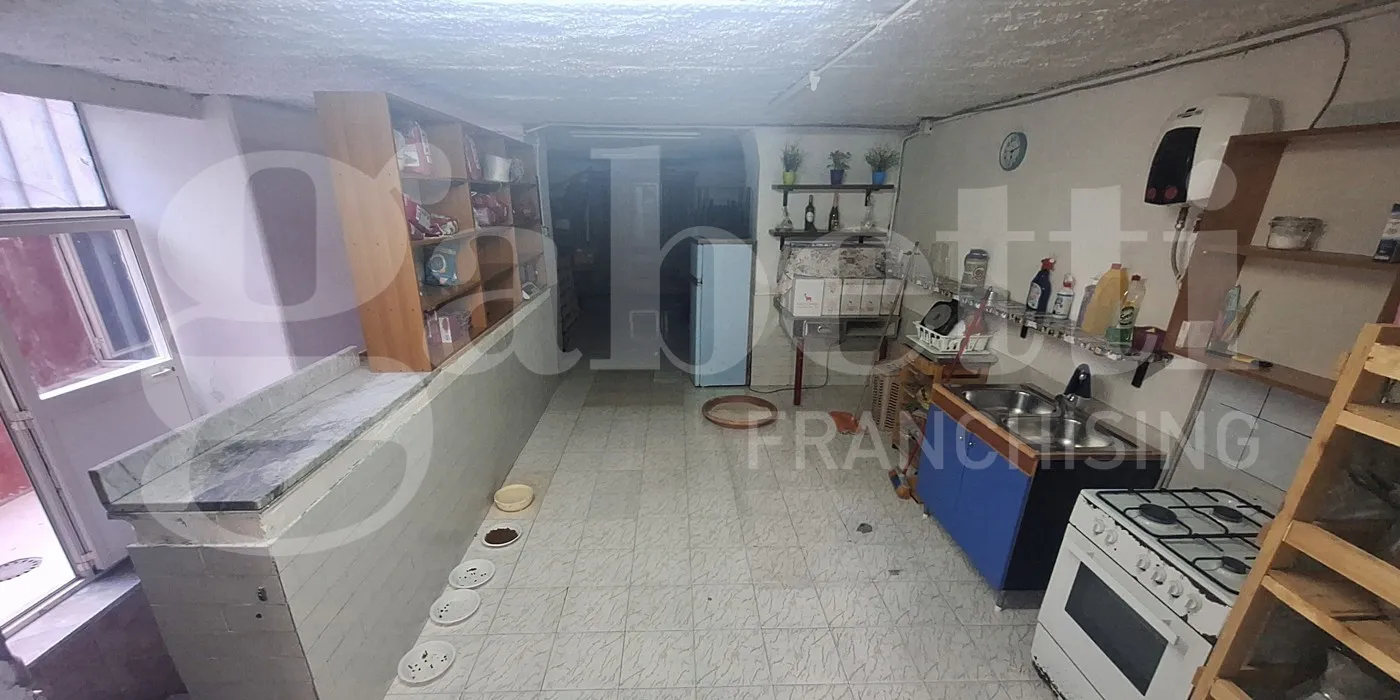 Foto 4 di 12 - Magazzino in vendita a Napoli
