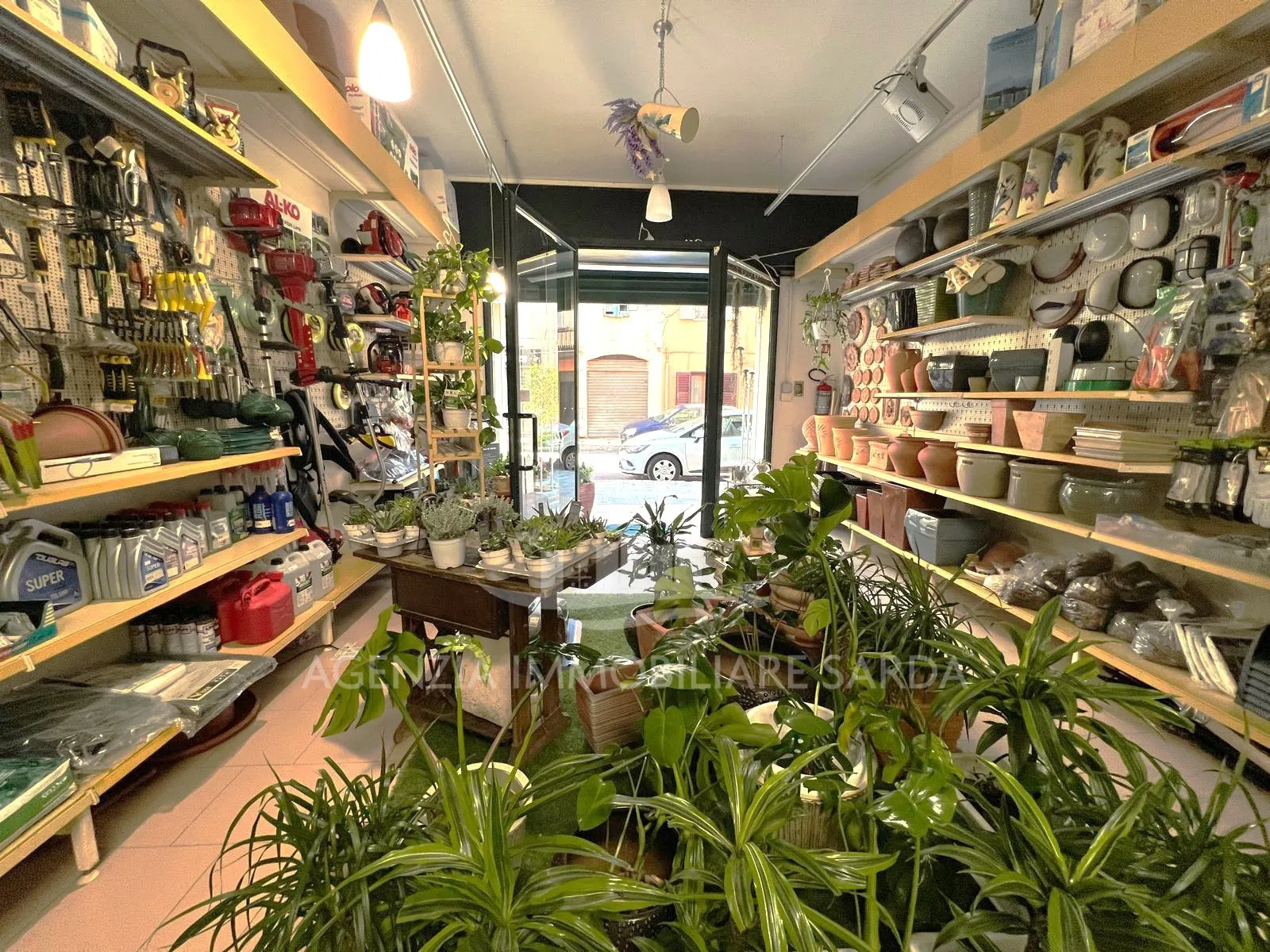 Foto 1 di 2 - Attività commerciale in vendita a Alghero