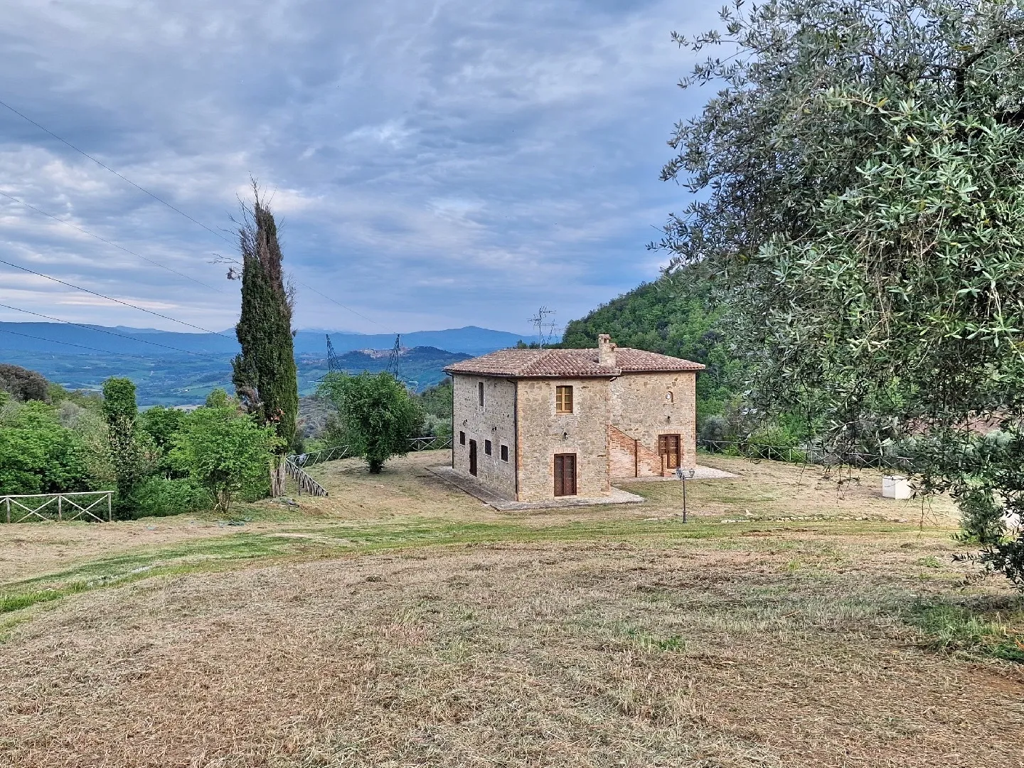 Foto 4 di 27 - Casa indipendente in vendita a Todi