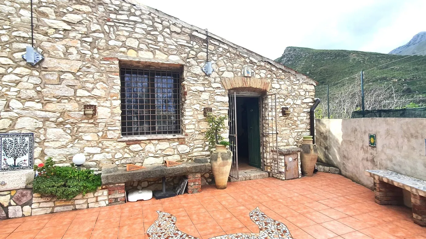 Foto 25 di 32 - Villa in vendita a Castellammare del Golfo
