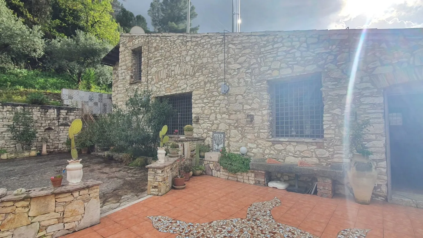 Foto 26 di 32 - Villa in vendita a Castellammare del Golfo