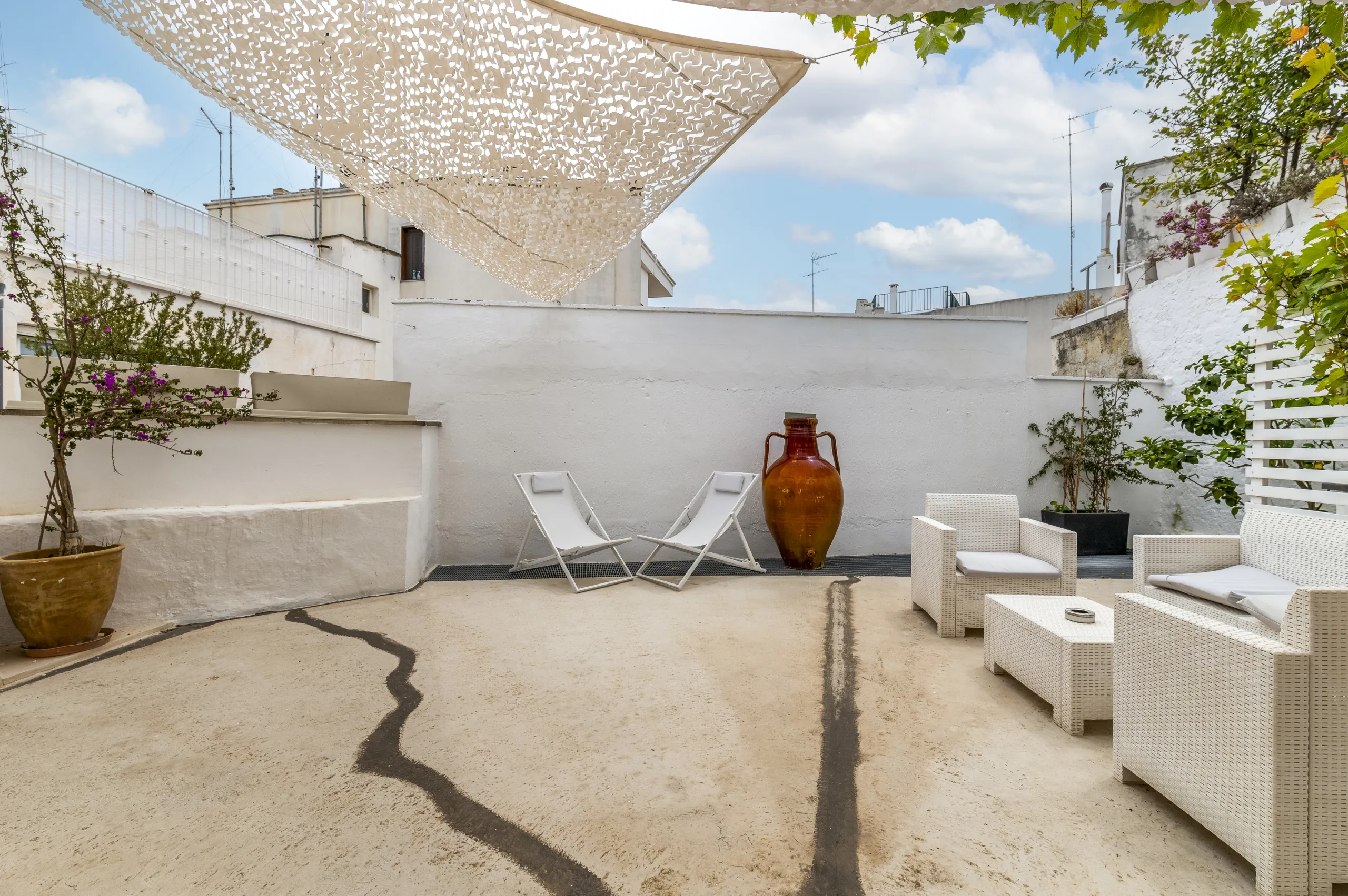 Foto 1 di 35 - Casa indipendente in vendita a Ostuni