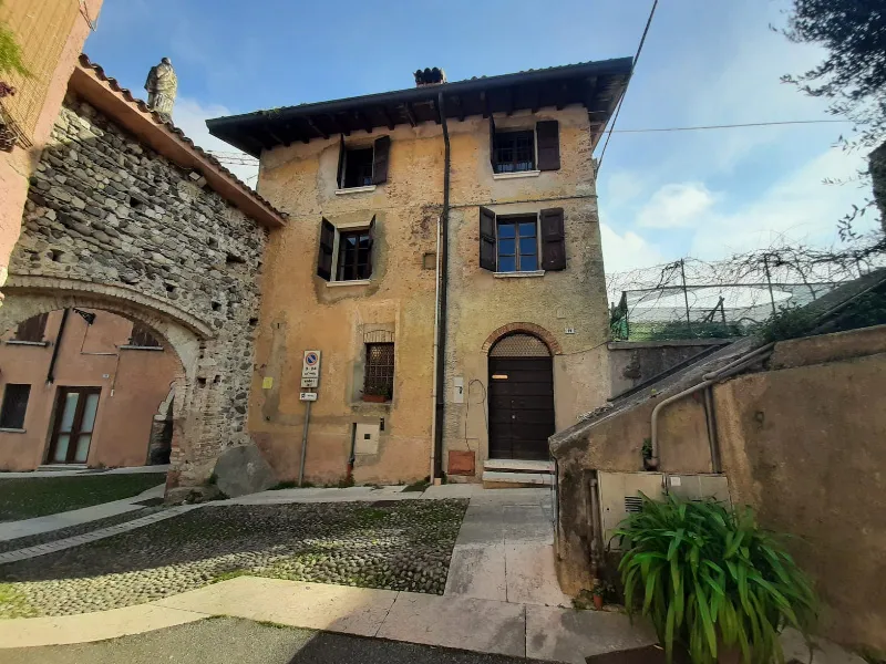 Foto 8 di 20 - Casa indipendente in affitto a San Felice del Benaco