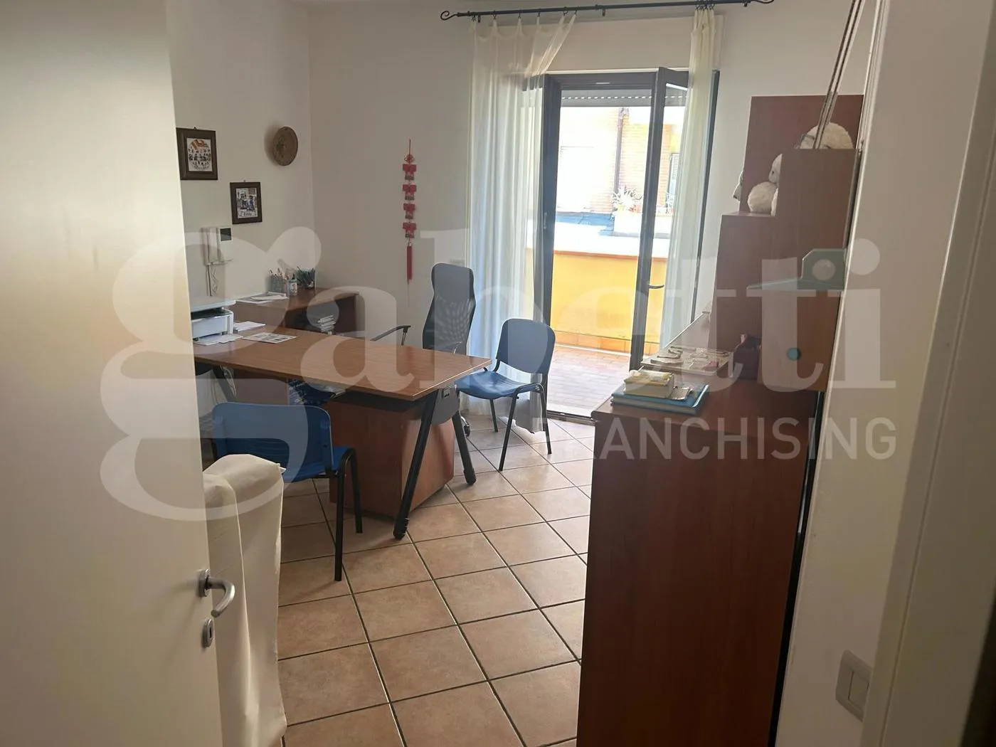 Foto 4 di 10 - Ufficio in affitto a Deruta