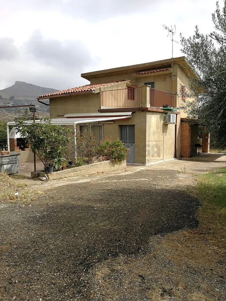 Foto 4 di 9 - Villa a schiera in vendita a Caltanissetta