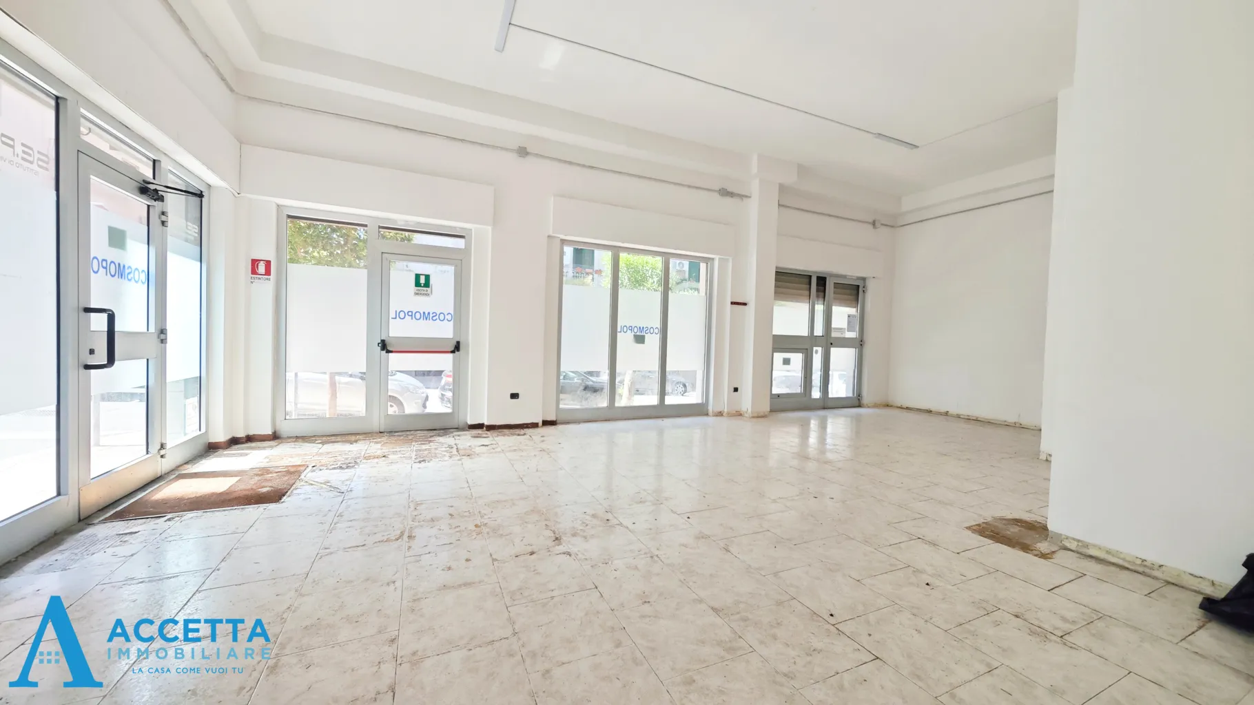 Foto 11 di 20 - Attività commerciale in affitto a Taranto