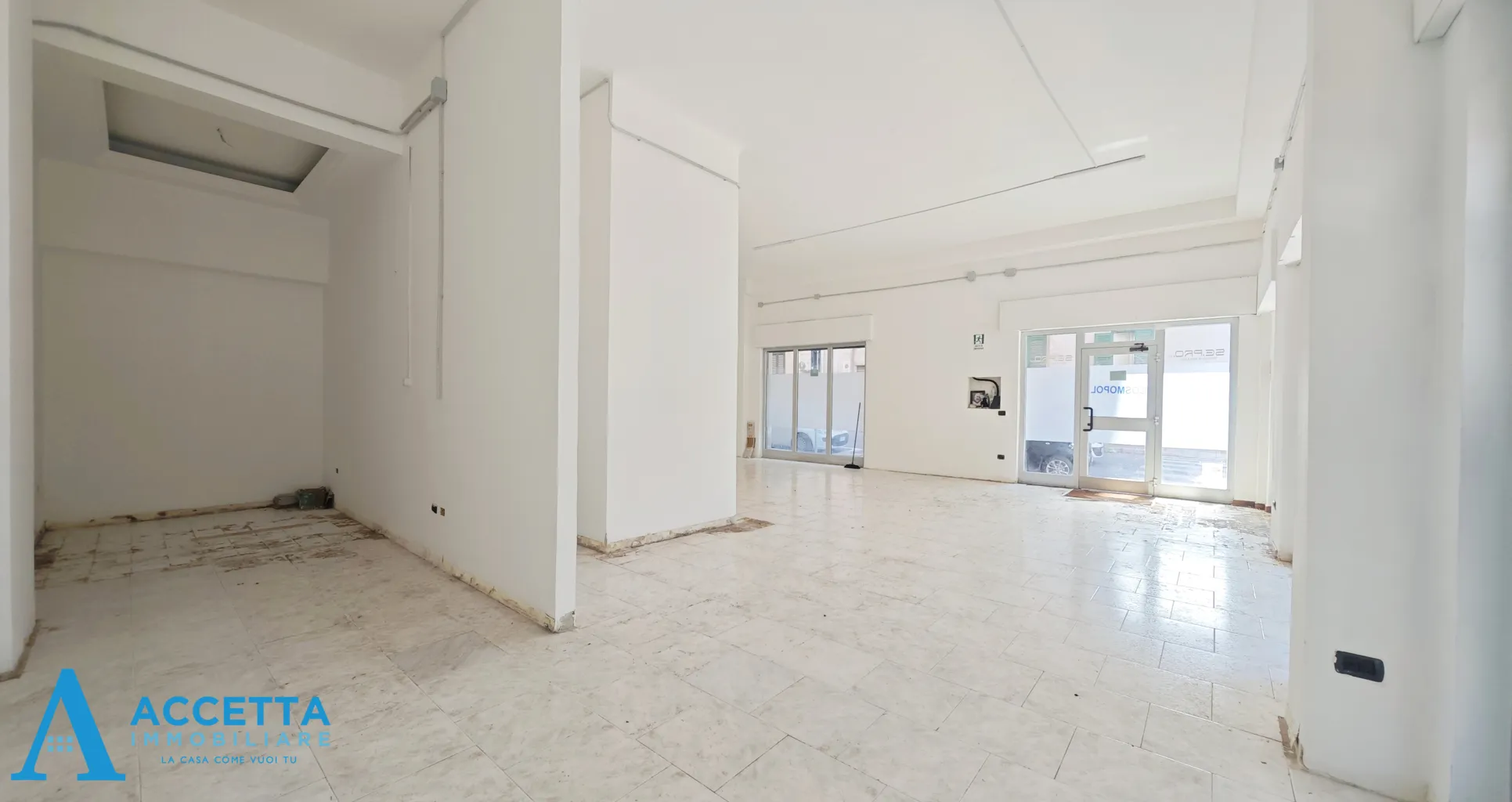 Foto 12 di 20 - Attività commerciale in affitto a Taranto