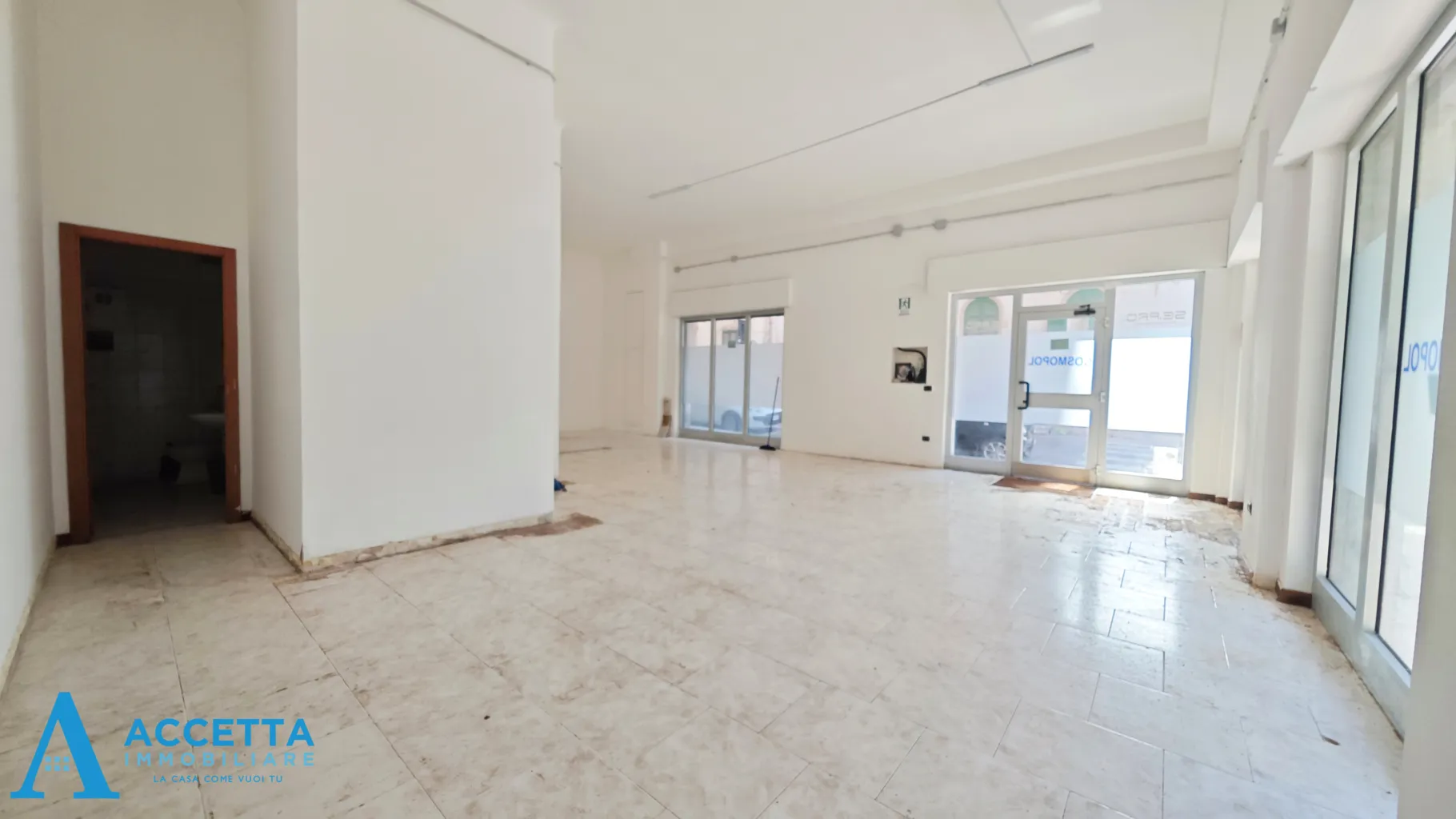 Foto 13 di 20 - Attività commerciale in affitto a Taranto