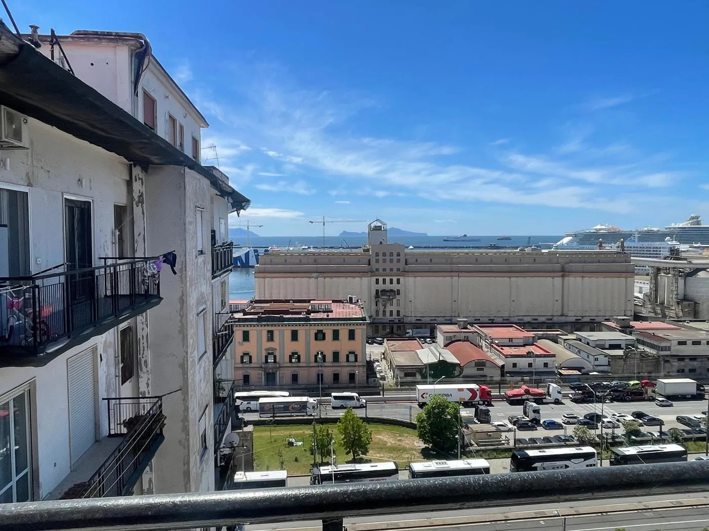 Foto 2 di 12 - Appartamento in affitto a Napoli